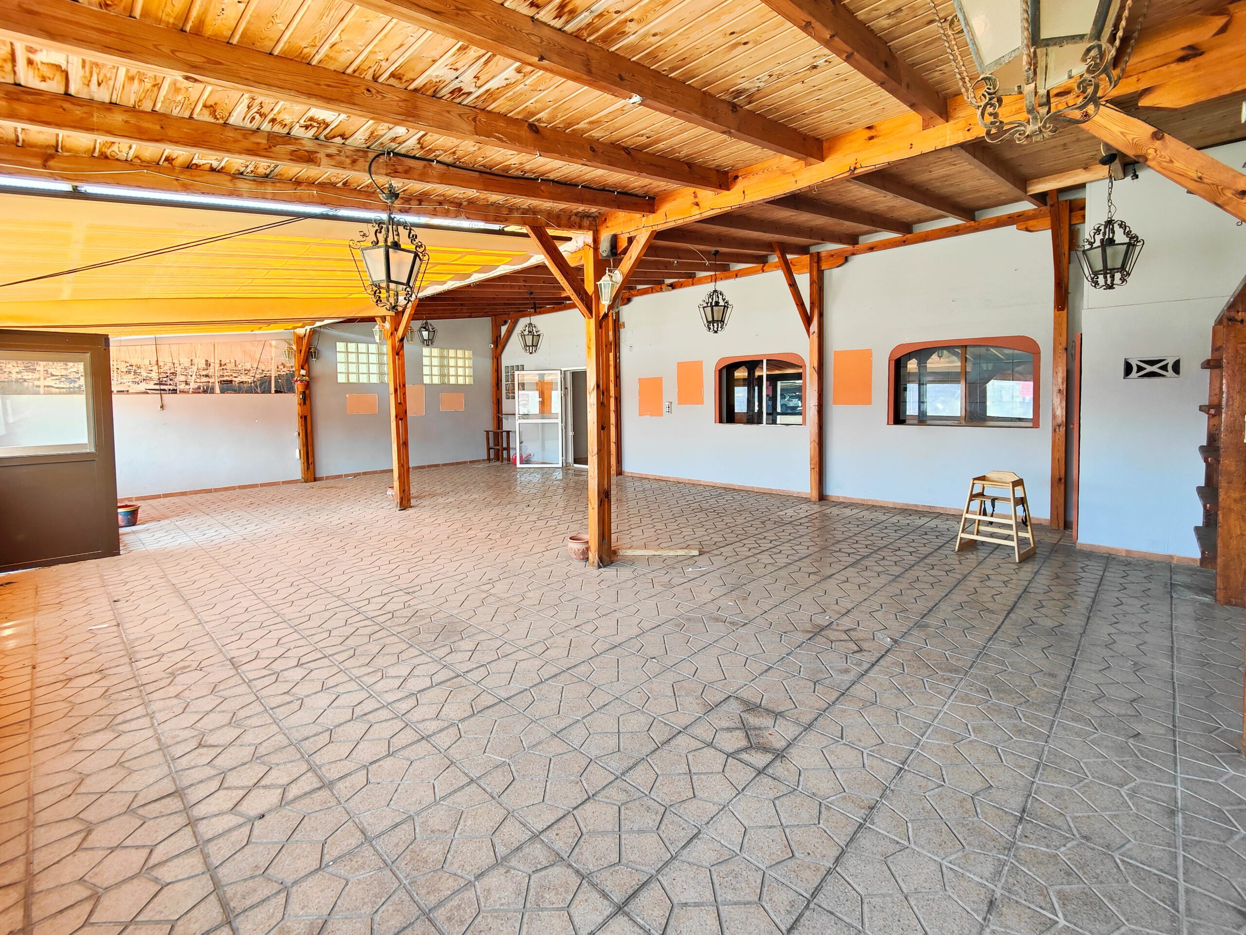 For sale - 6 Bedroom 3 Bathroom Commercial property in Torrevieja - La Siesta - El Salado - Torreta  - Alicante