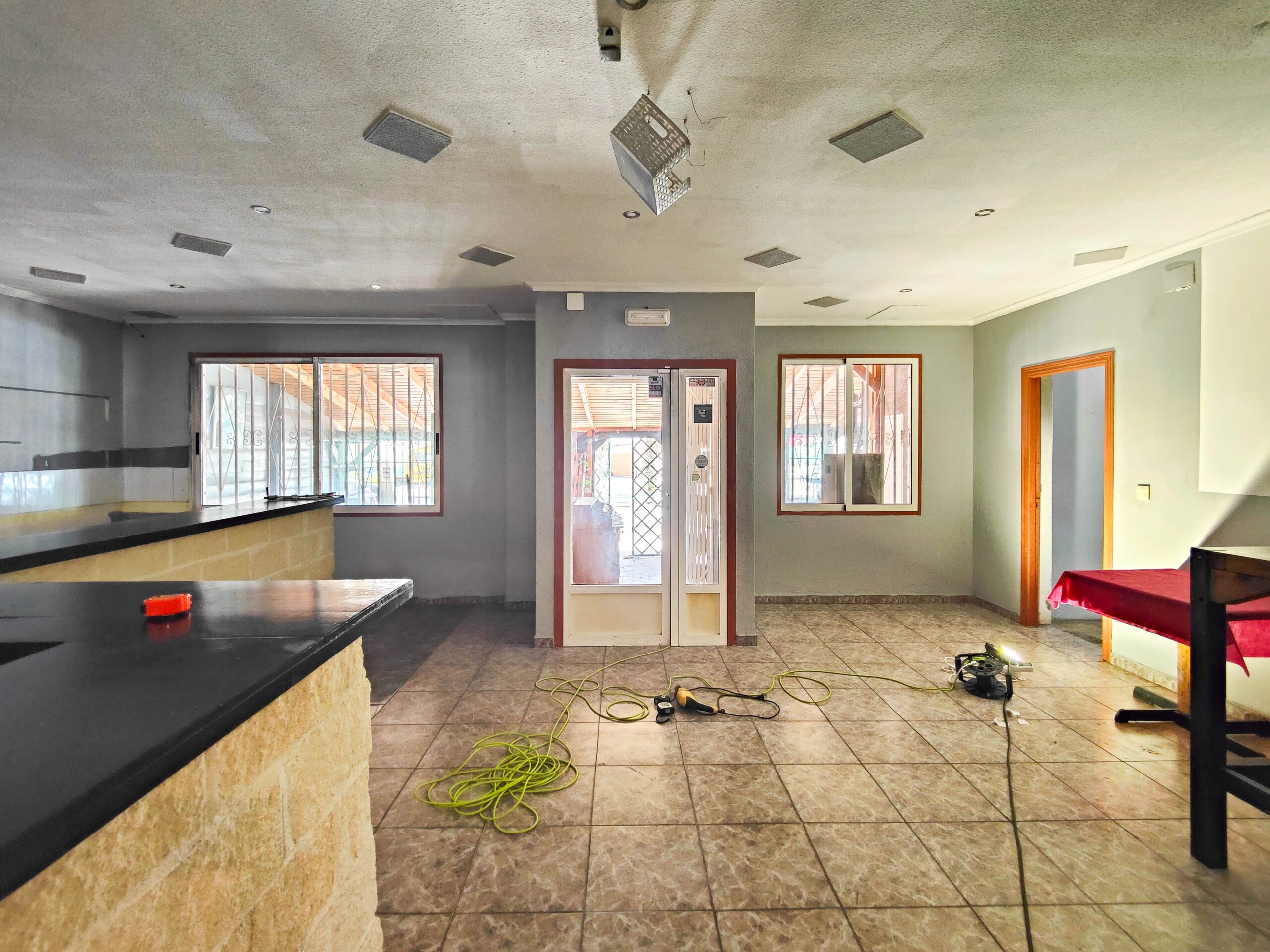 For sale - 6 Bedroom 3 Bathroom Commercial property in Torrevieja - La Siesta - El Salado - Torreta  - Alicante