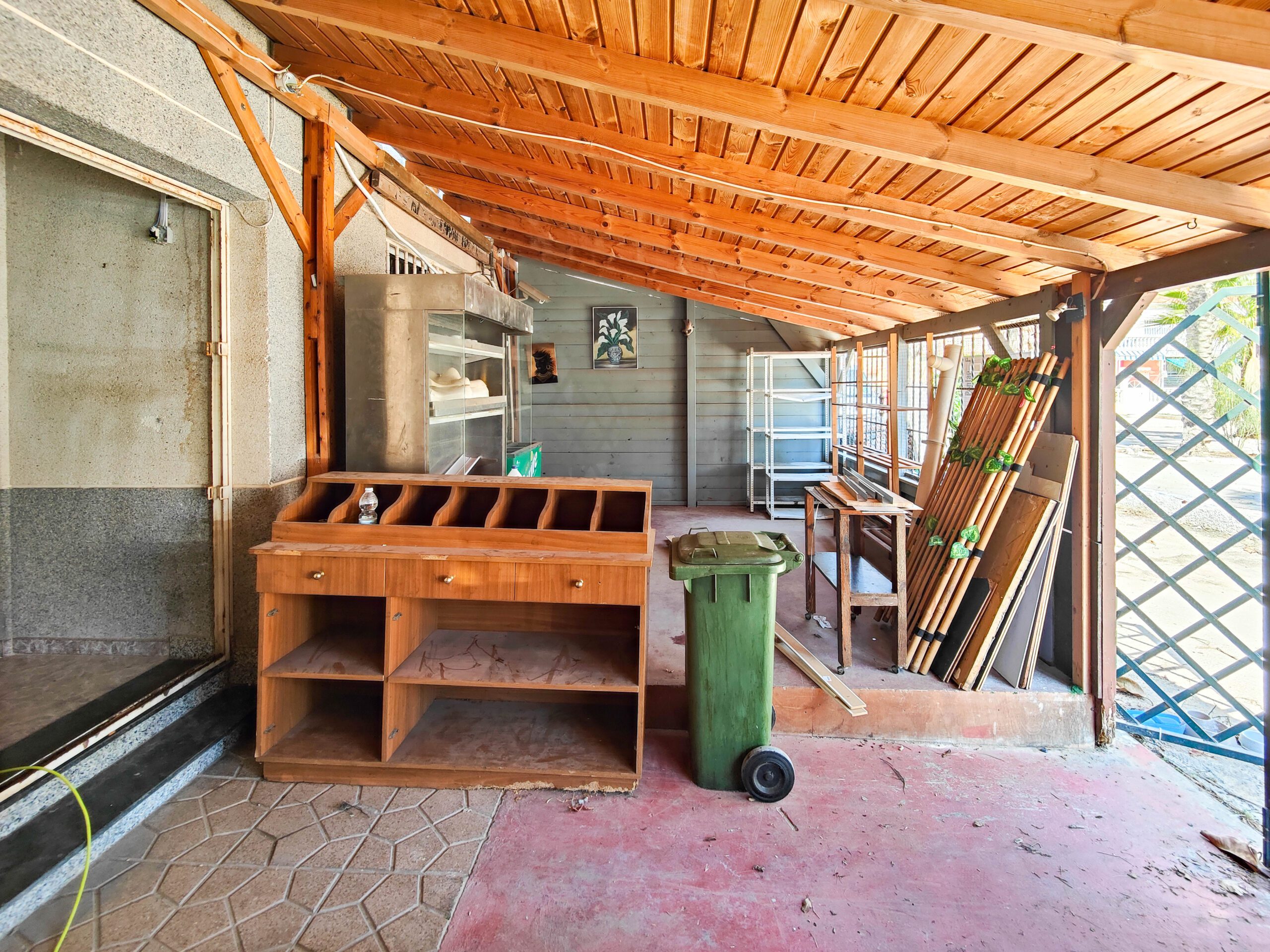 For sale - 6 Bedroom 3 Bathroom Commercial property in Torrevieja - La Siesta - El Salado - Torreta  - Alicante