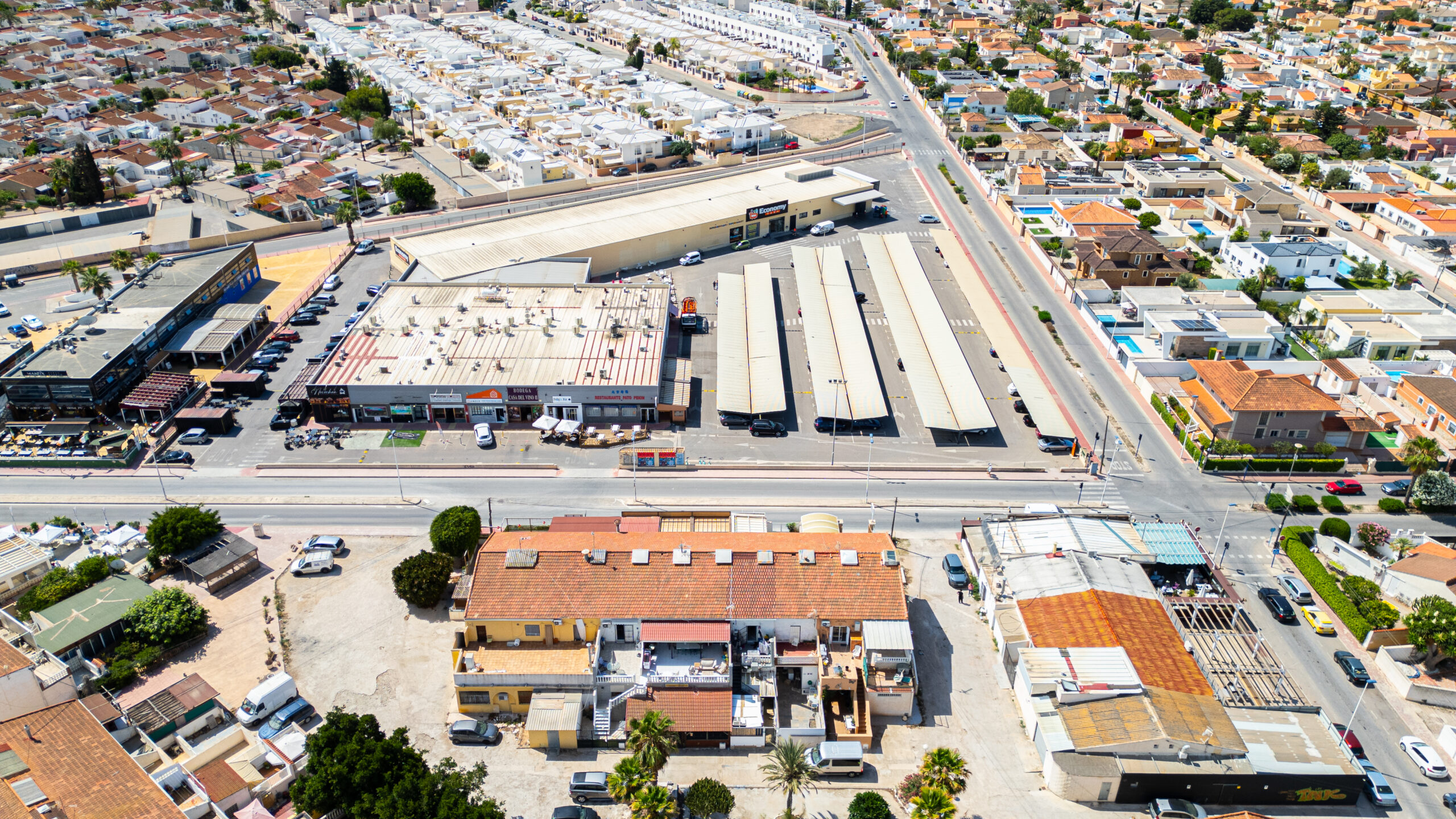 For sale - 6 Bedroom 3 Bathroom Commercial property in Torrevieja - La Siesta - El Salado - Torreta  - Alicante