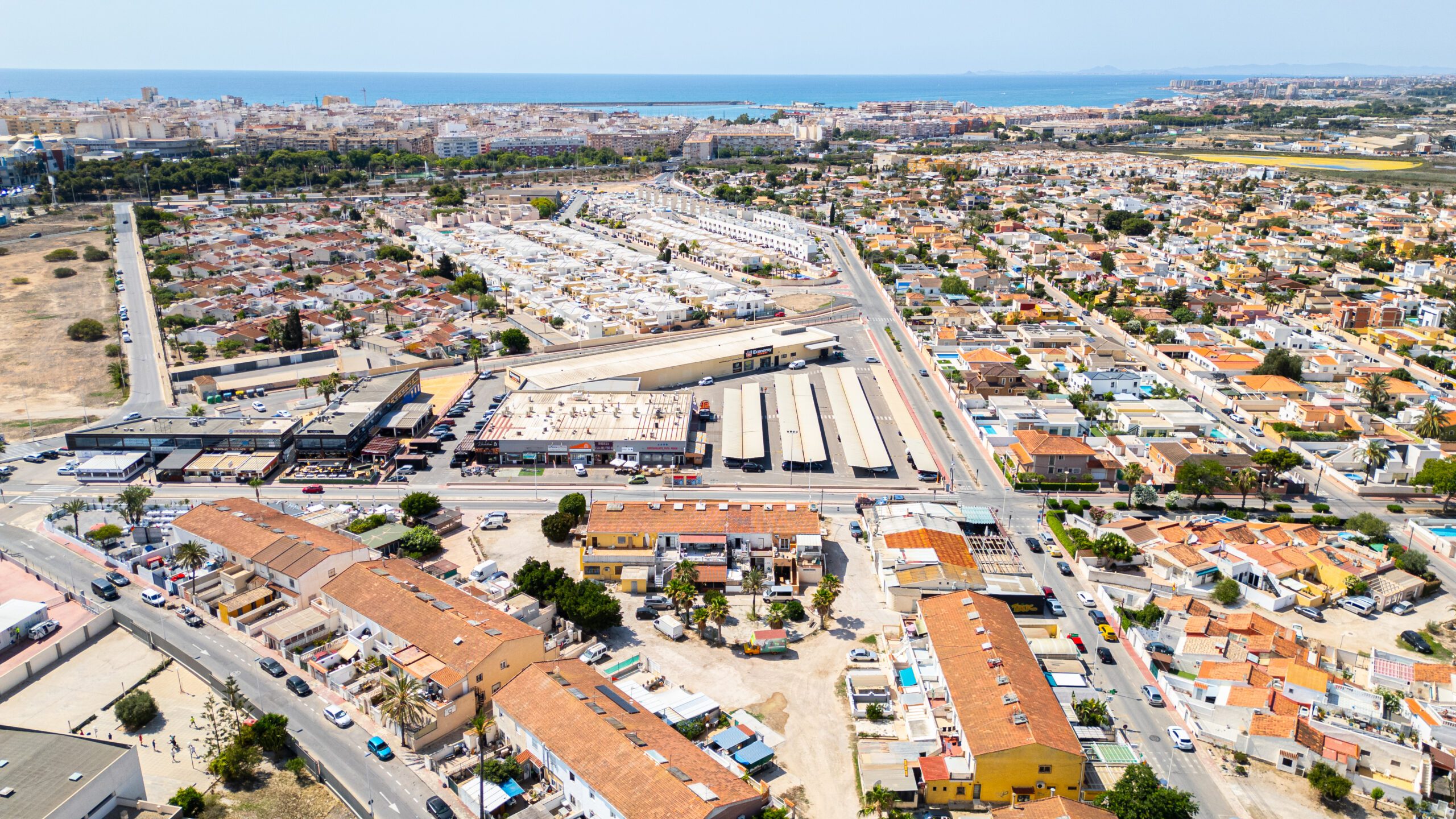 For sale - 6 Bedroom 3 Bathroom Commercial property in Torrevieja - La Siesta - El Salado - Torreta  - Alicante