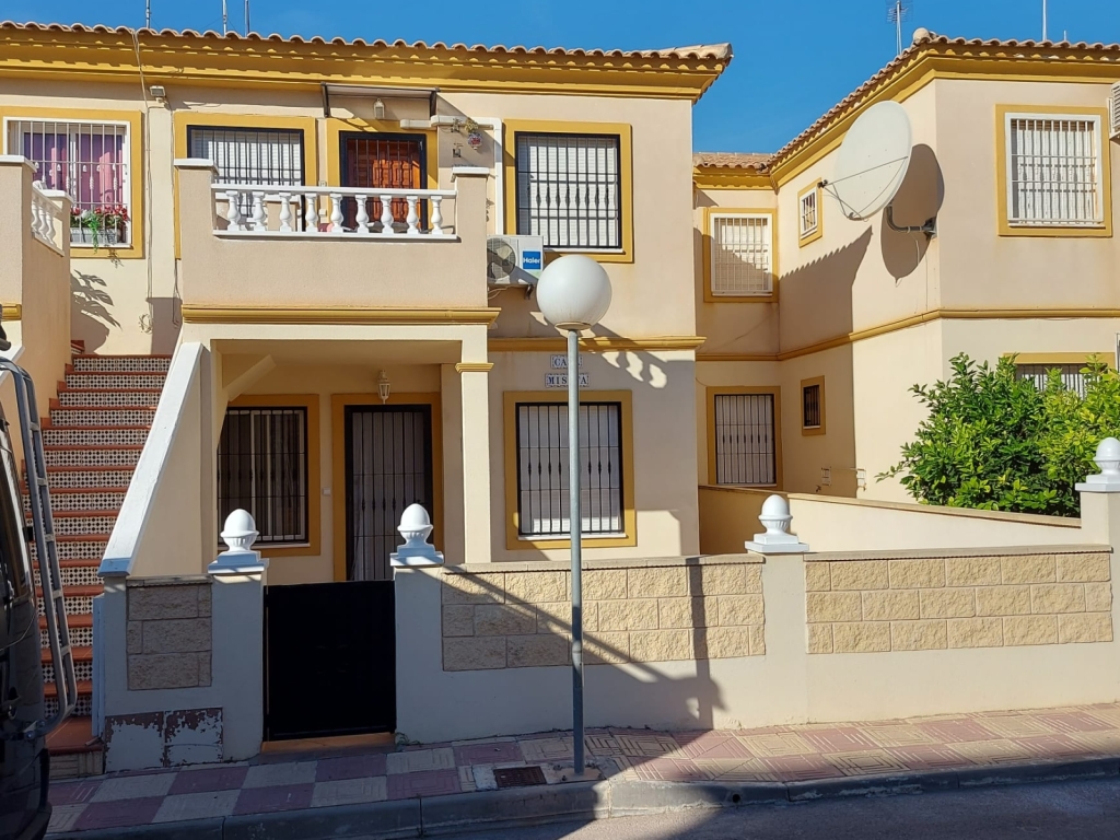 2 Bedroom 1 Bathroom Top Floor Apartment in Playa Flamenca