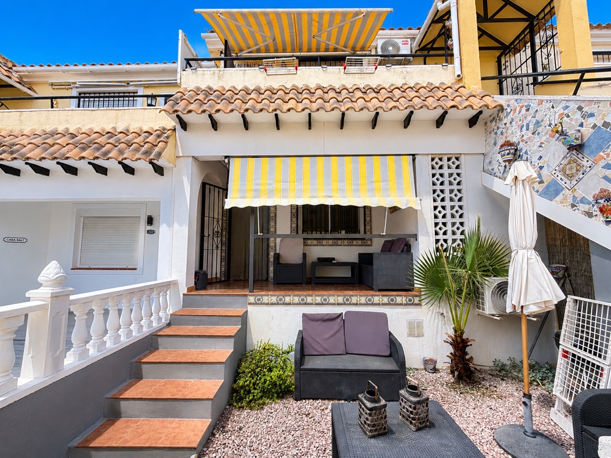 For sale - 2 Bedroom 1 Bathroom Apartment in Villamartin - , Villamartin, Alicante, Spain - Alicante