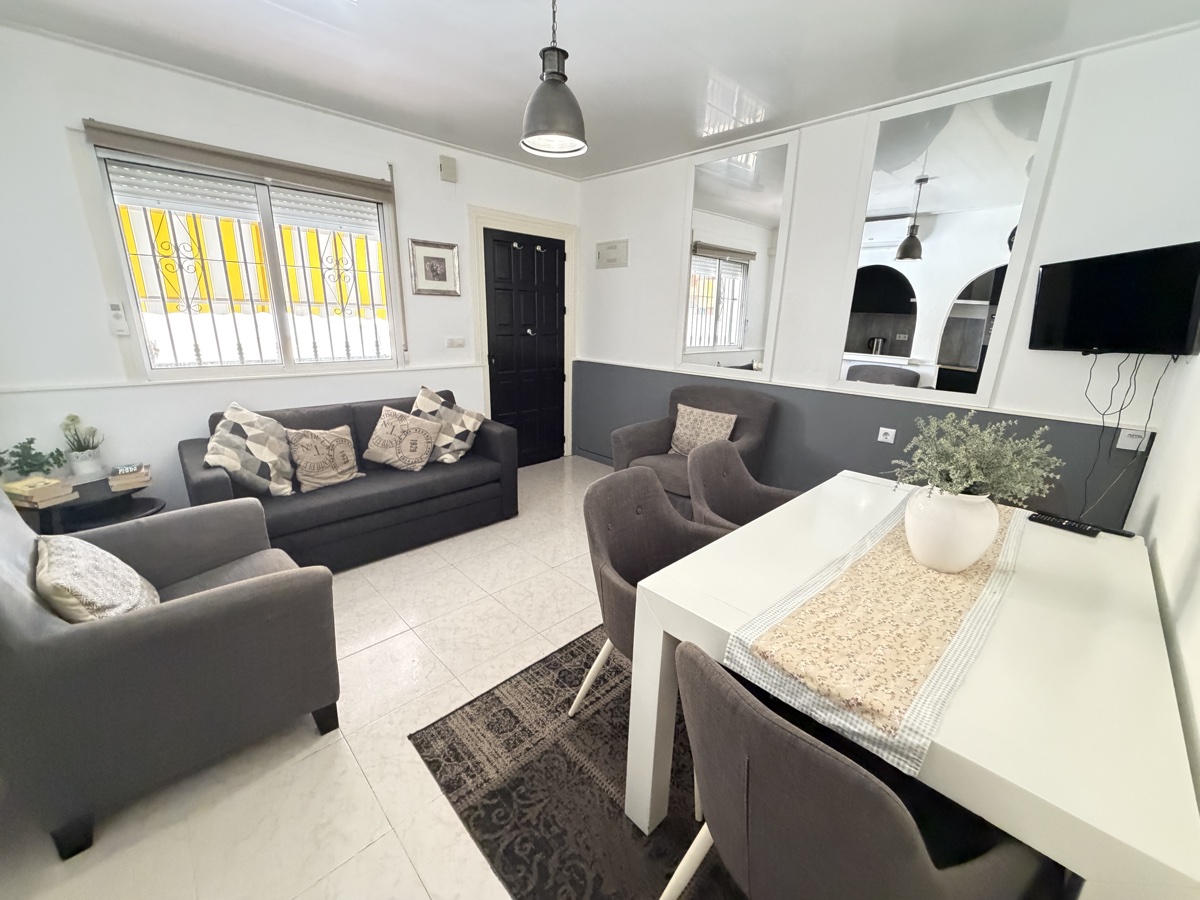 For sale - 2 Bedroom 1 Bathroom Apartment in Villamartin - , Villamartin, Alicante, Spain - Alicante