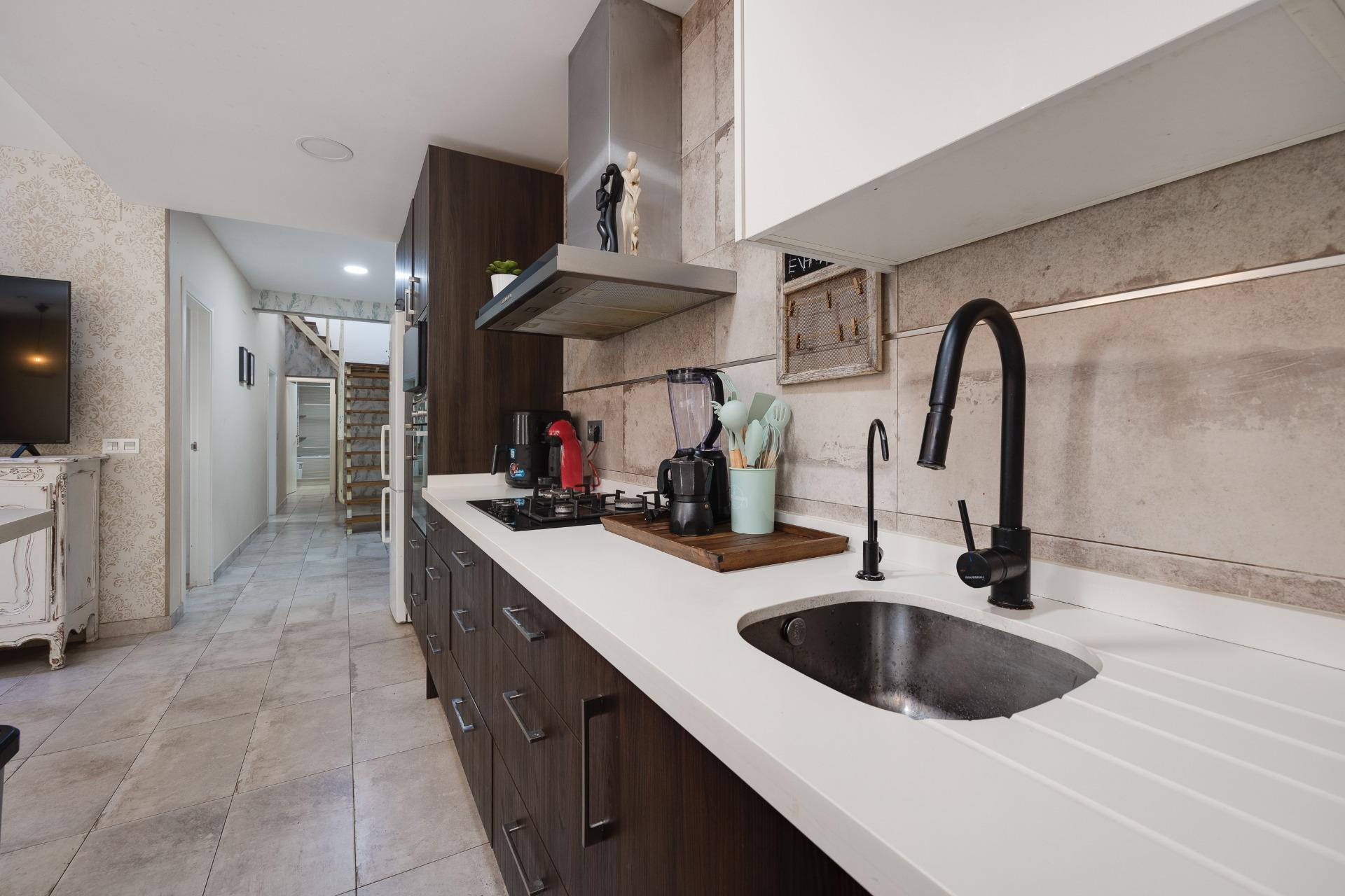Resale - 3 Bedroom 1 Bathroom Town House in Torrevieja - Centro  - Alicante