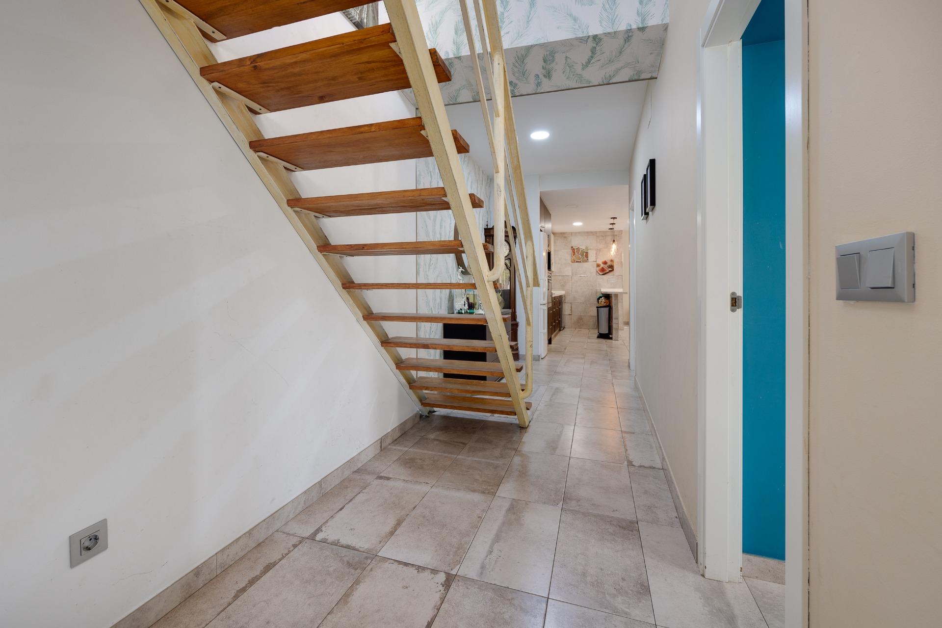 Resale - 3 Bedroom 1 Bathroom Town House in Torrevieja - Centro  - Alicante