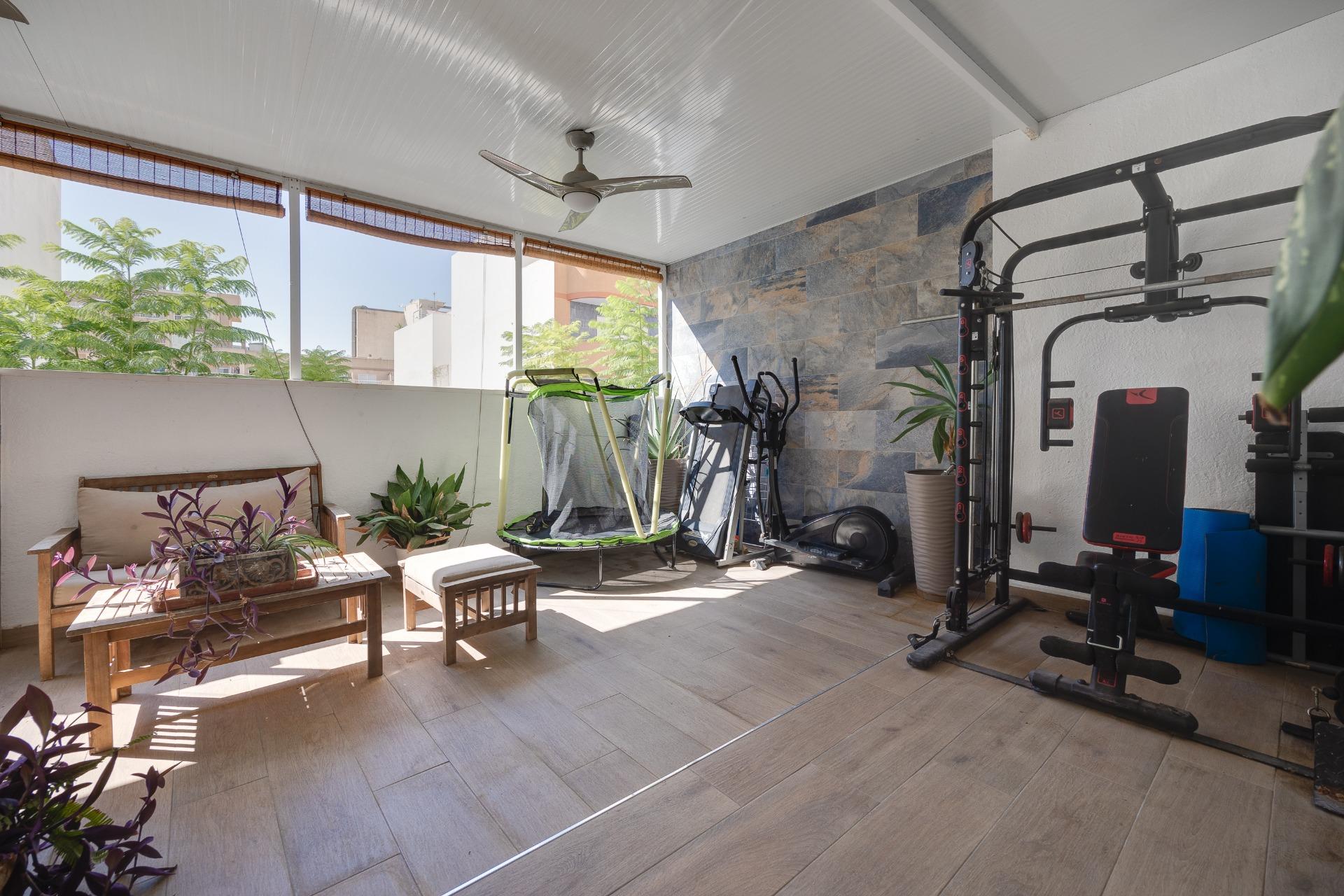 Resale - 3 Bedroom 1 Bathroom Town House in Torrevieja - Centro  - Alicante