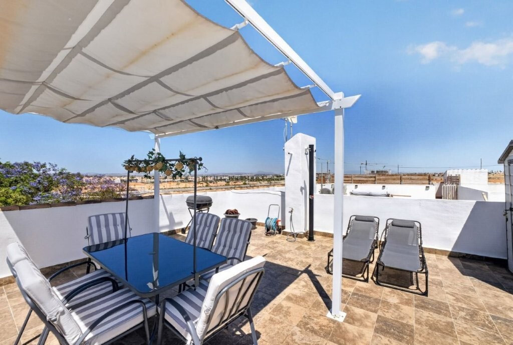 Resale - 2 Bedroom 1 Bathroom Apartment Penthouse in Torrevieja - Jardin del Mar  - Alicante