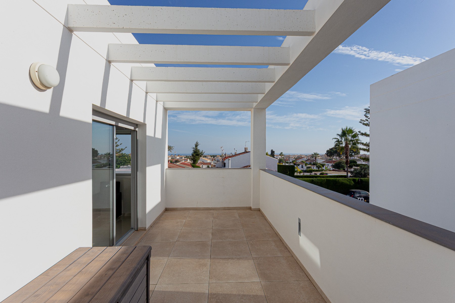 Resale - 3 Bedroom 2 Bathroom Villa in Orihuela Costa - Costa Blanca  - Alicante
