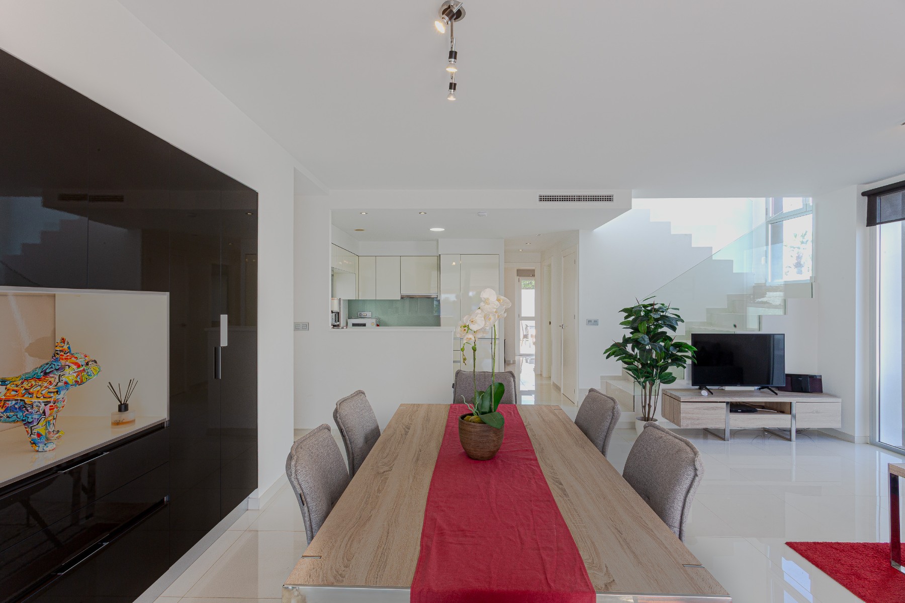 Resale - 3 Bedroom 2 Bathroom Villa in Orihuela Costa - Costa Blanca  - Alicante
