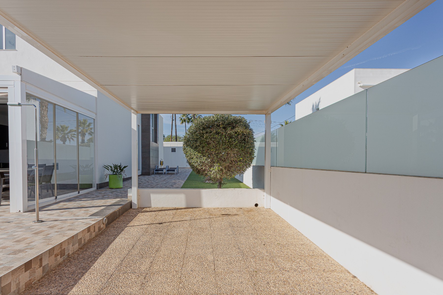 Resale - 3 Bedroom 2 Bathroom Villa in Orihuela Costa - Costa Blanca  - Alicante