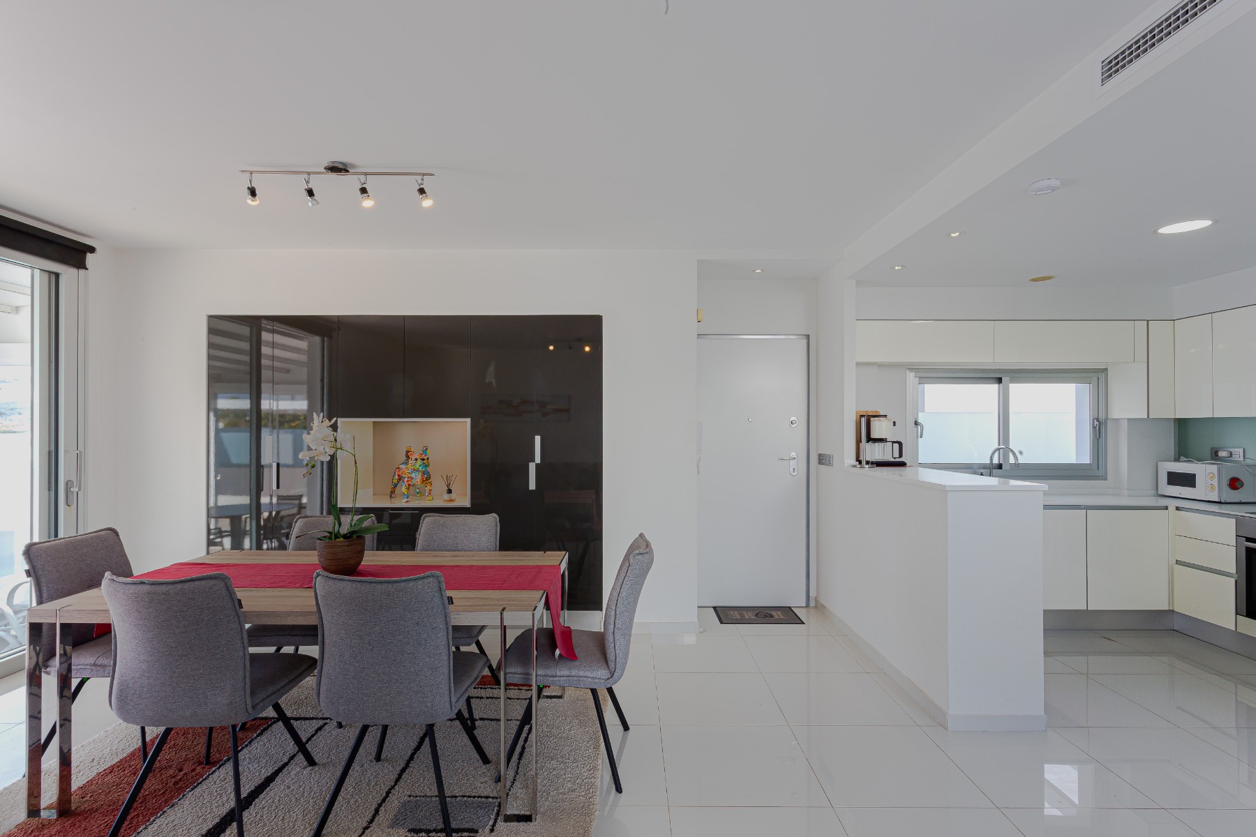Resale - 3 Bedroom 2 Bathroom Villa in Orihuela Costa - Costa Blanca  - Alicante