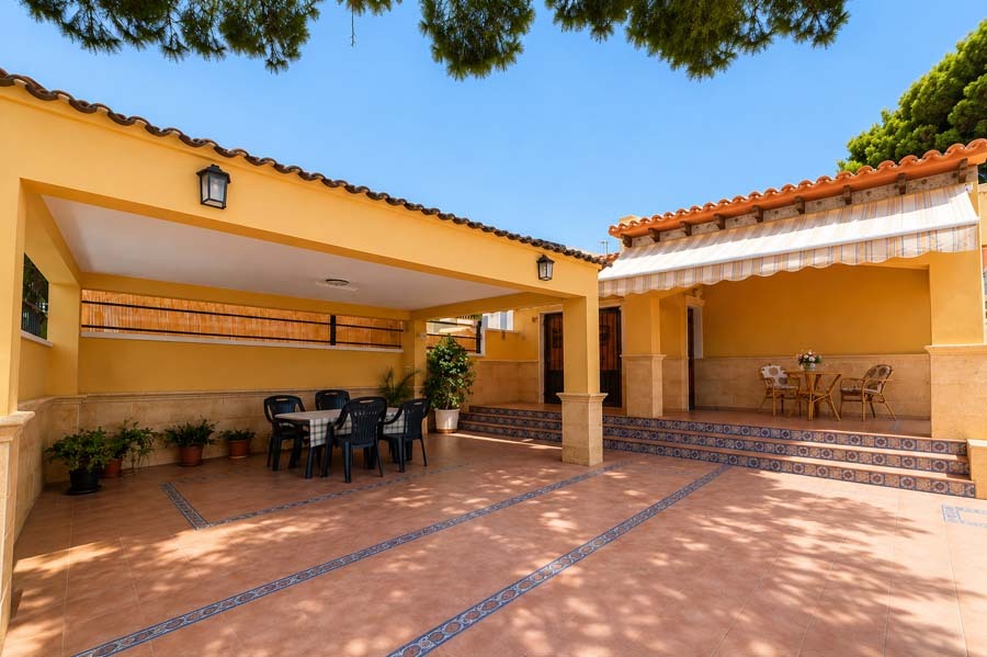 Resale - 3 Bedroom 2 Bathroom Semi Detached in Orihuela Costa - Punta Prima  - Alicante