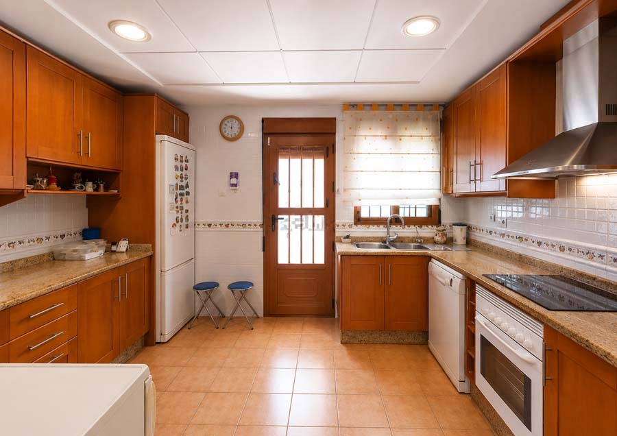 Resale - 3 Bedroom 2 Bathroom Semi Detached in Orihuela Costa - Punta Prima  - Alicante