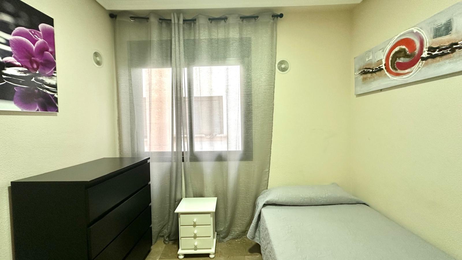 Resale - 3 Bedroom 2 Bathroom Apartment in Torrevieja - Torrevieja  - Alicante