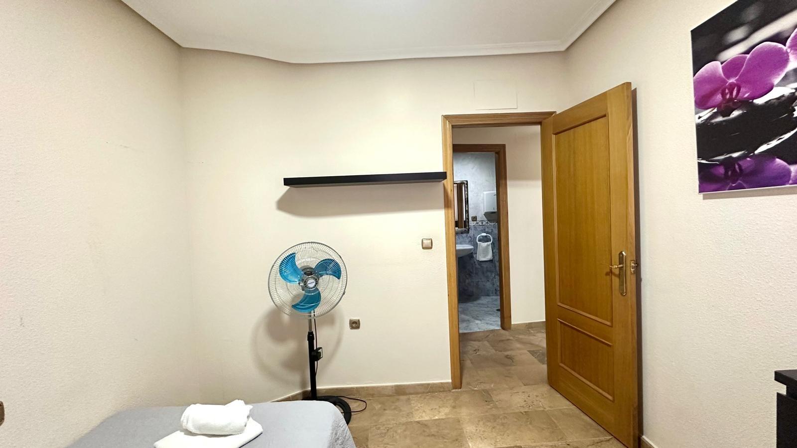 Resale - 3 Bedroom 2 Bathroom Apartment in Torrevieja - Torrevieja  - Alicante