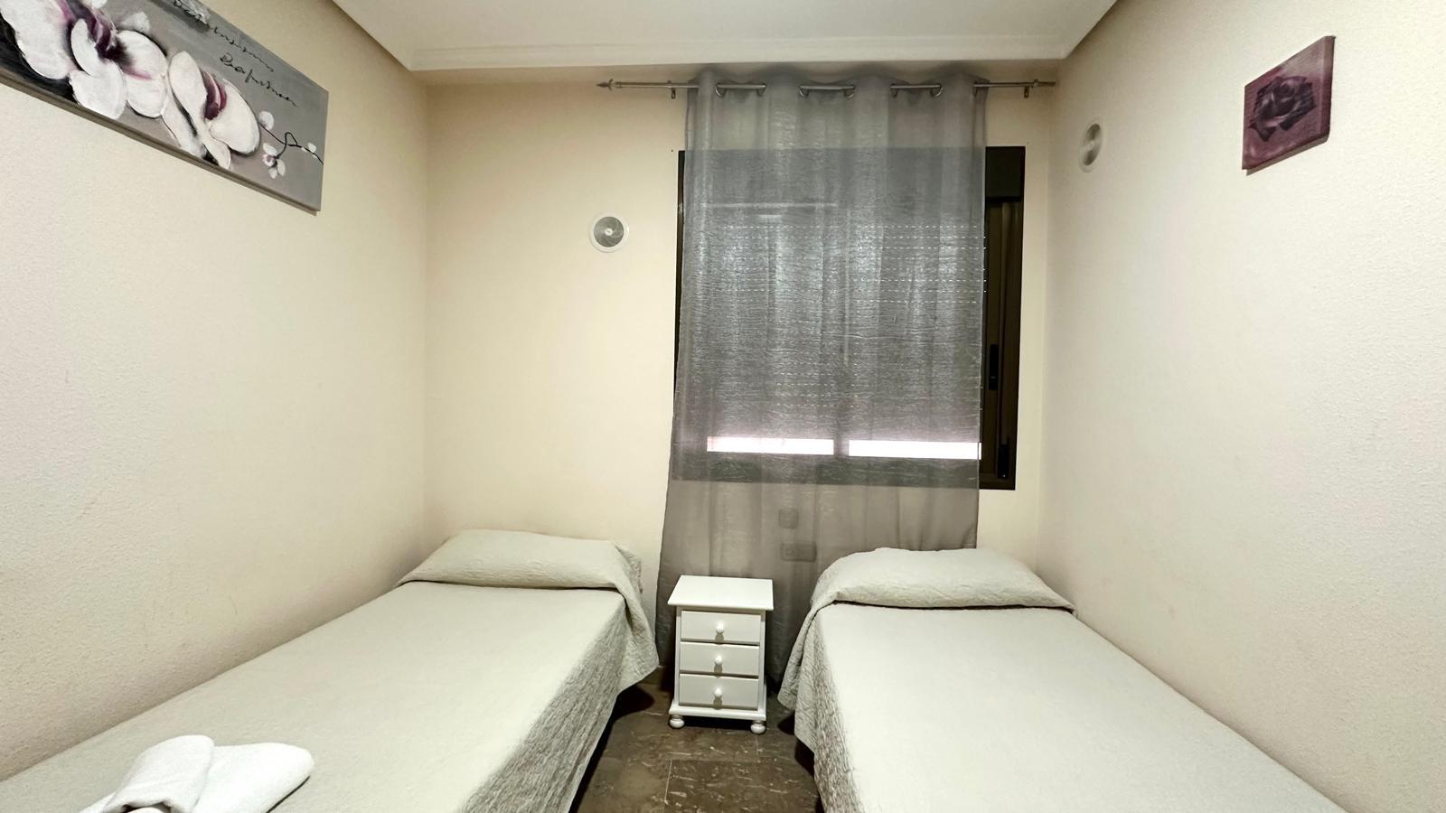 Resale - 3 Bedroom 2 Bathroom Apartment in Torrevieja - Torrevieja  - Alicante