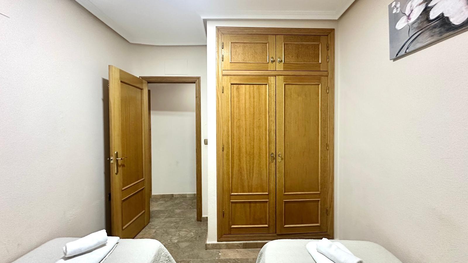 Resale - 3 Bedroom 2 Bathroom Apartment in Torrevieja - Torrevieja  - Alicante