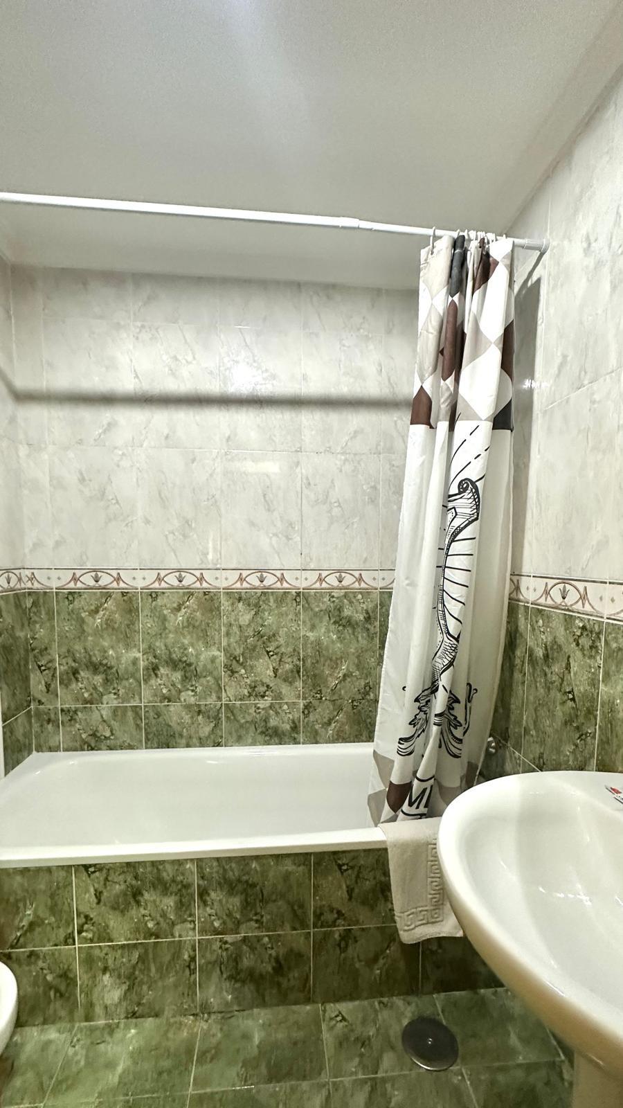 Resale - 3 Bedroom 2 Bathroom Apartment in Torrevieja - Torrevieja  - Alicante