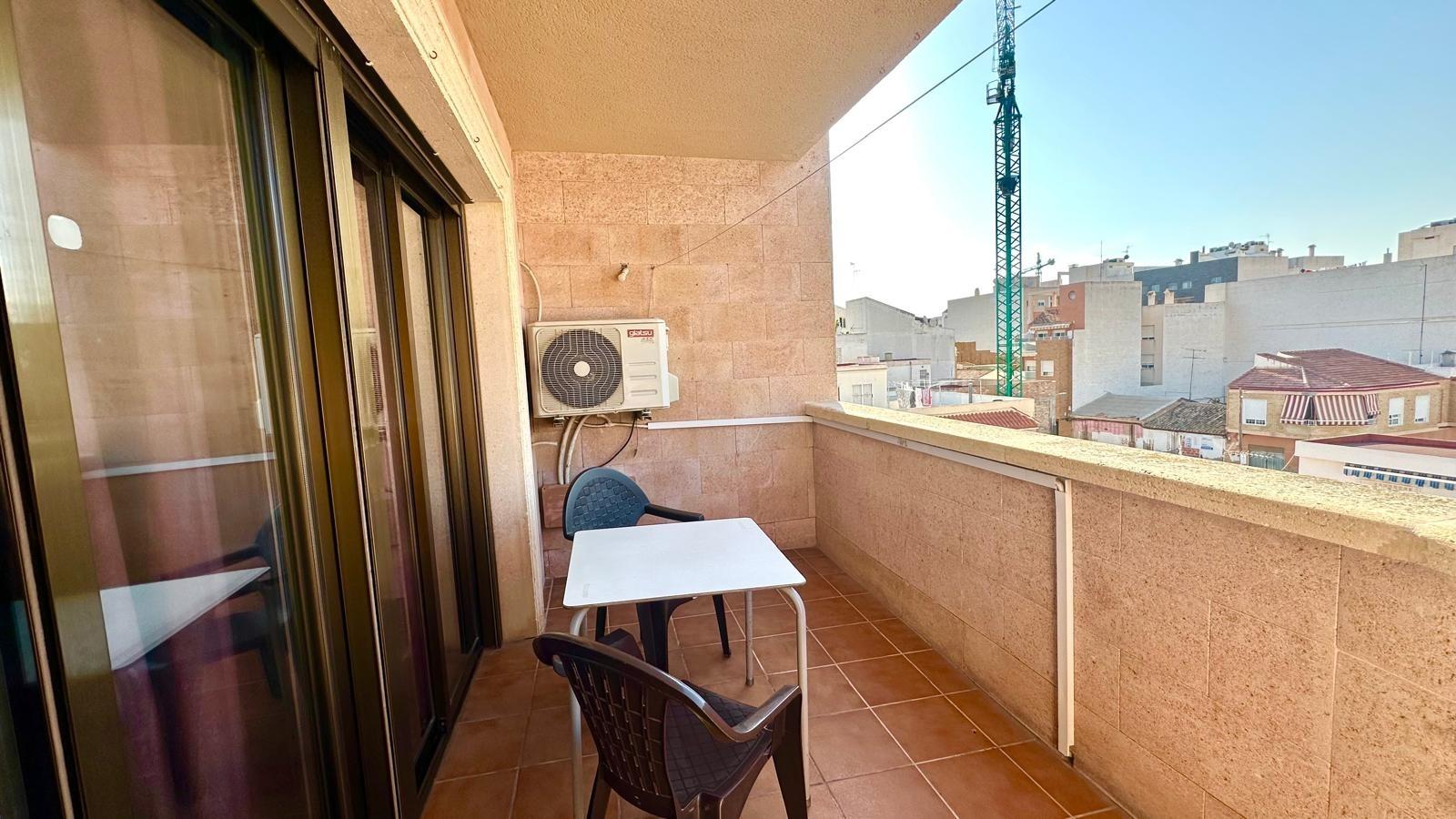 Resale - 3 Bedroom 2 Bathroom Apartment in Torrevieja - Torrevieja  - Alicante