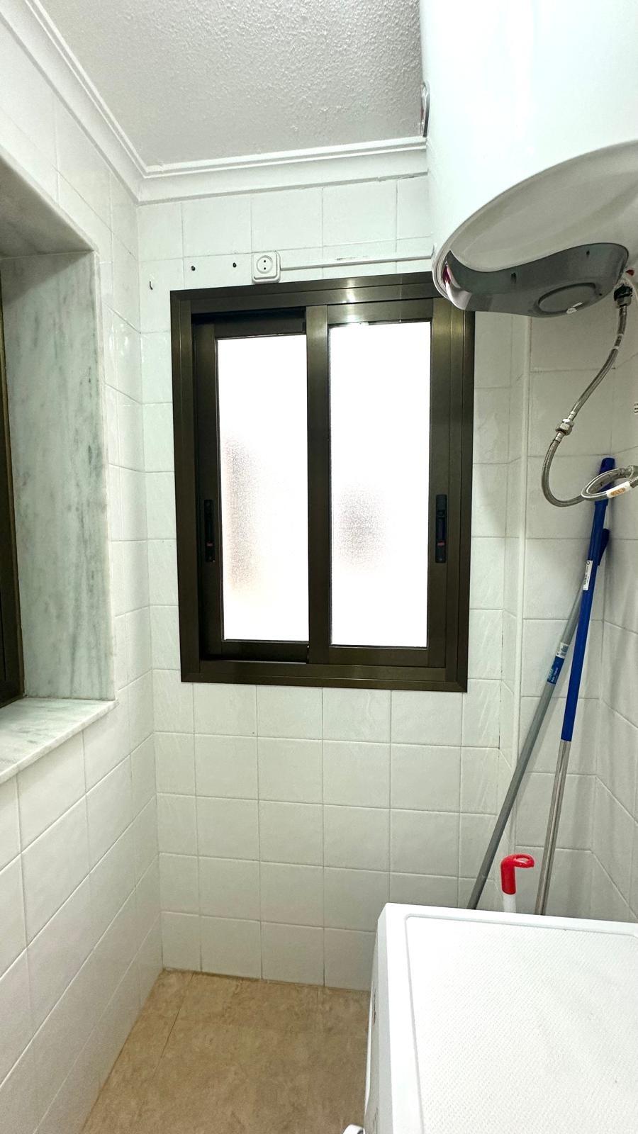Resale - 3 Bedroom 2 Bathroom Apartment in Torrevieja - Torrevieja  - Alicante