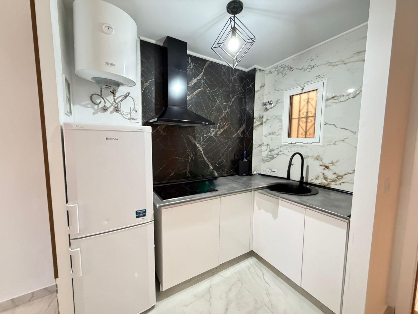 Resale - 2 Bedroom 1 Bathroom Apartment in Torrevieja - Torrevieja  - Alicante