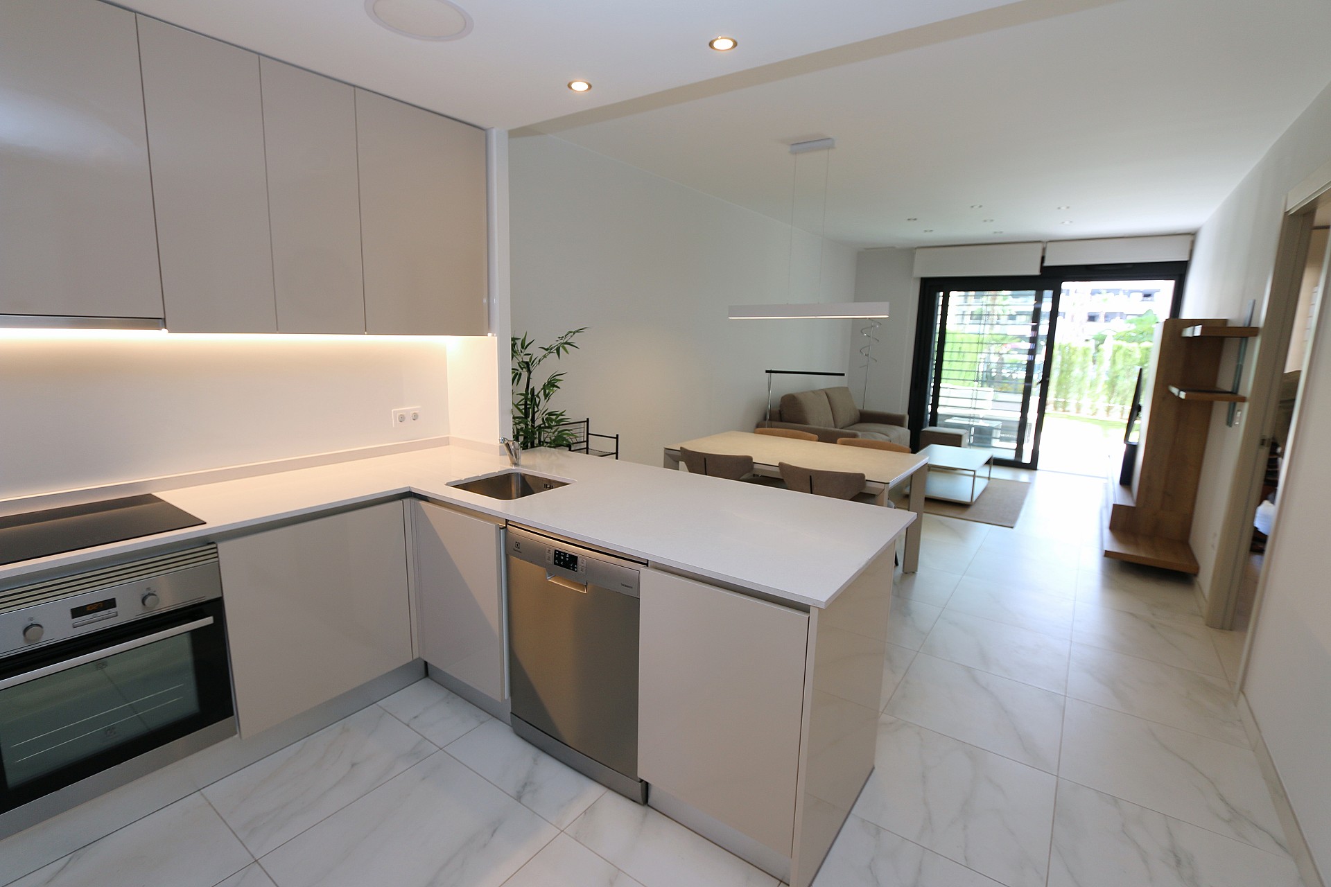 Resale - 2 Bedroom 2 Bathroom Apartment in Playa Flamenca - Costa Blanca  - Alicante