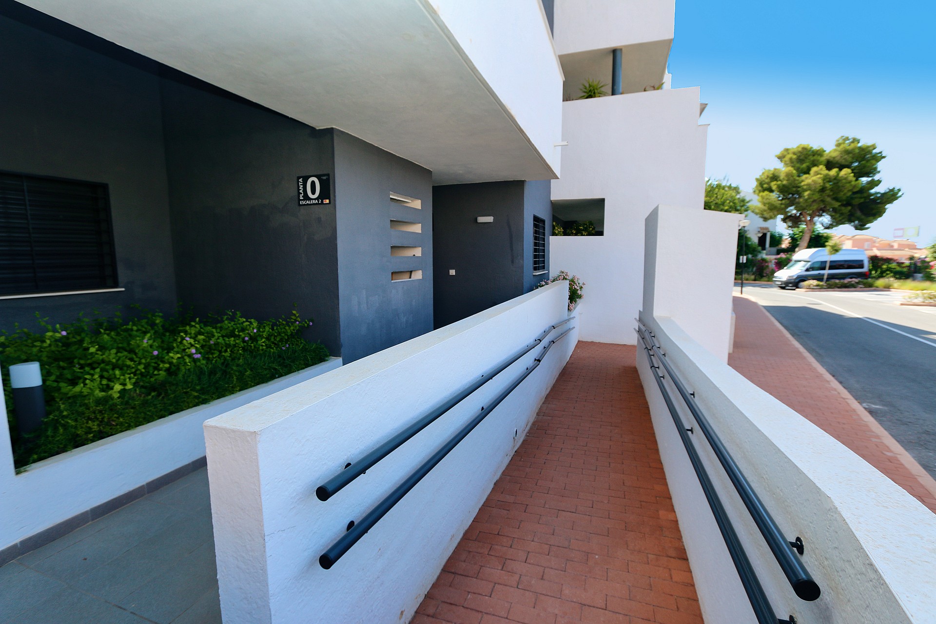 Resale - 2 Bedroom 2 Bathroom Apartment in Playa Flamenca - Costa Blanca  - Alicante