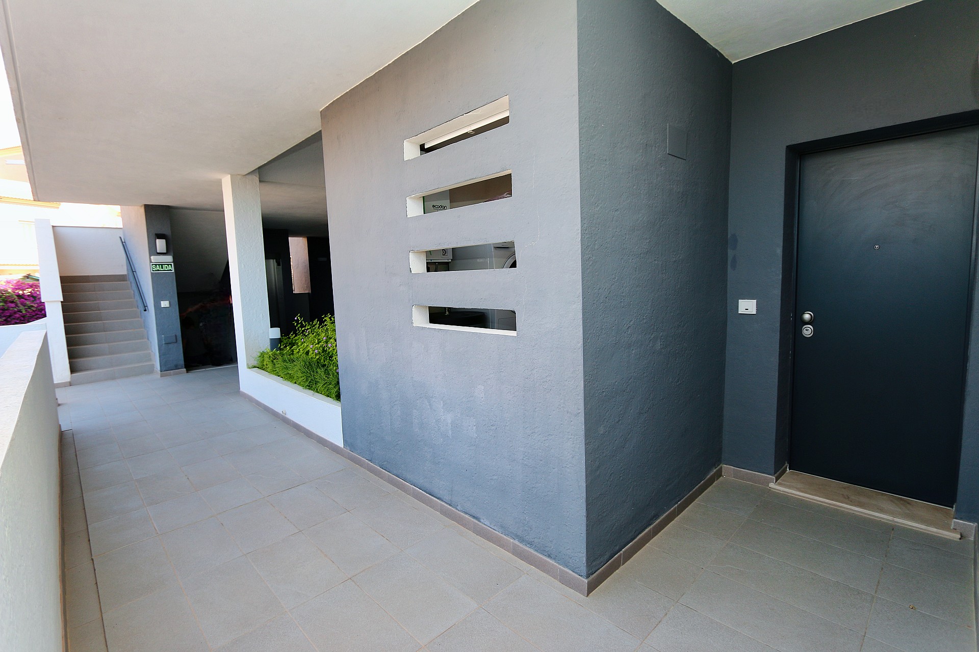 Resale - 2 Bedroom 2 Bathroom Apartment in Playa Flamenca - Costa Blanca  - Alicante