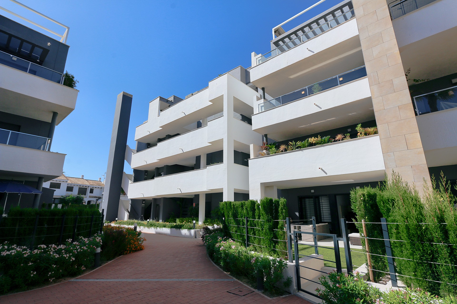 Resale - 2 Bedroom 2 Bathroom Apartment in Playa Flamenca - Costa Blanca  - Alicante
