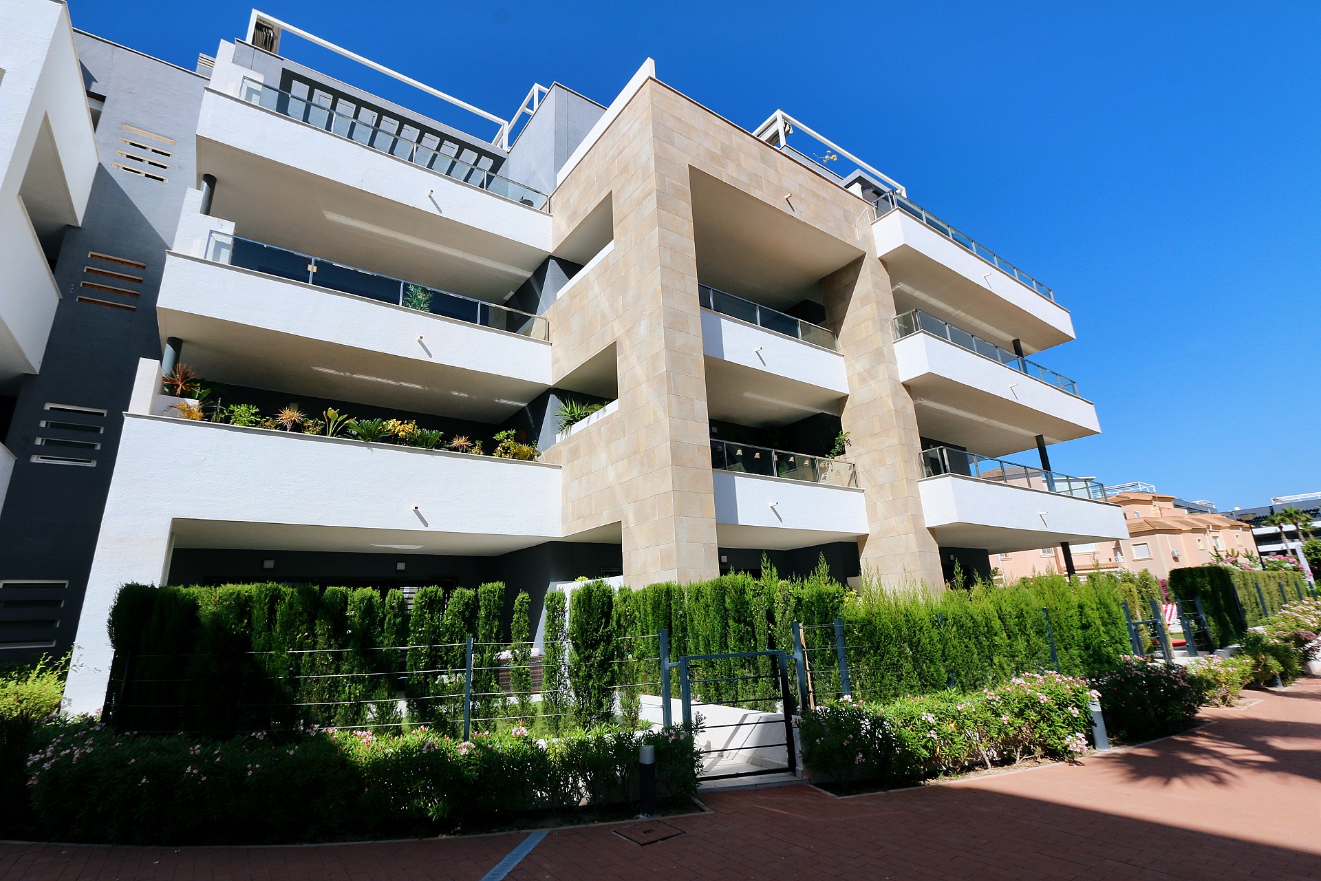 Resale - 2 Bedroom 2 Bathroom Apartment in Playa Flamenca - Costa Blanca  - Alicante