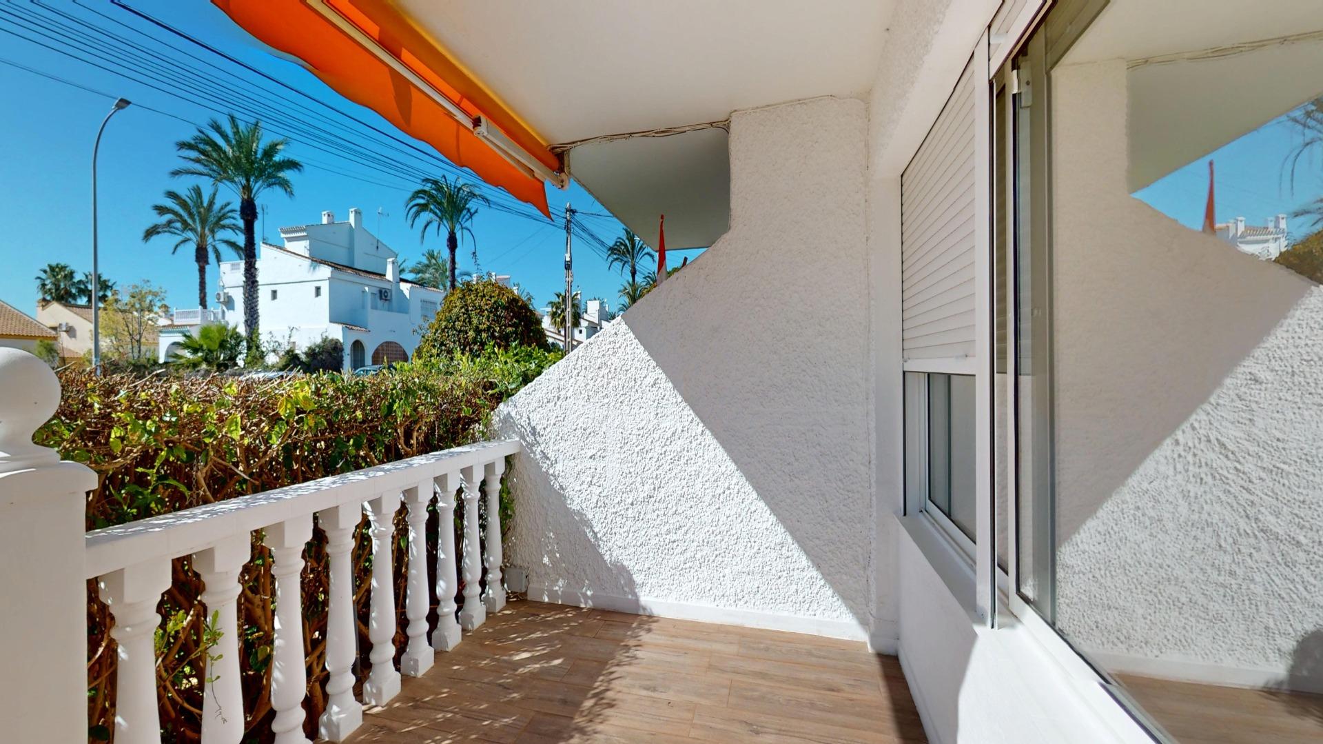 Resale - 2 Bedroom 1 Bathroom Bungalow in Orihuela Costa - Villamartin  - Alicante