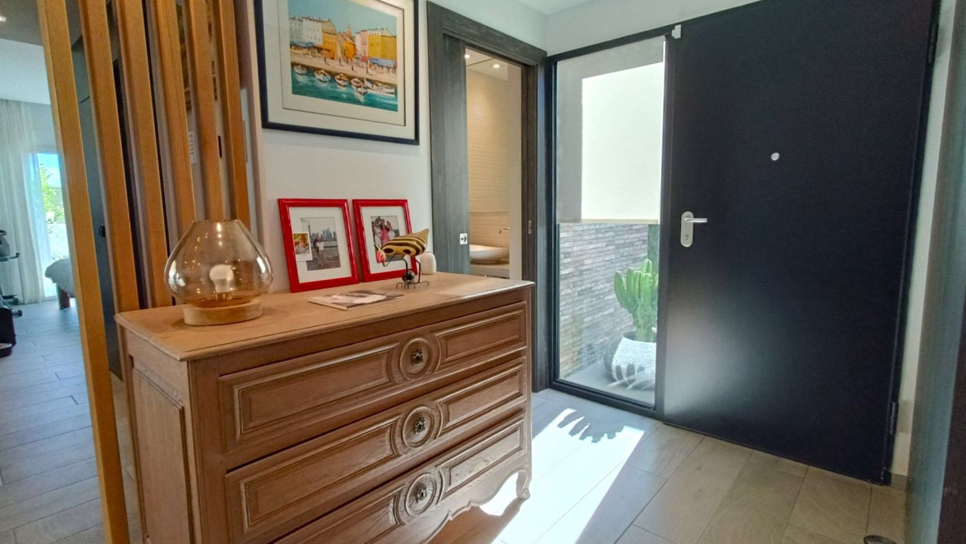 Resale - 2 Bedroom 2 Bathroom Villa in Algorfa - Inland  - Alicante