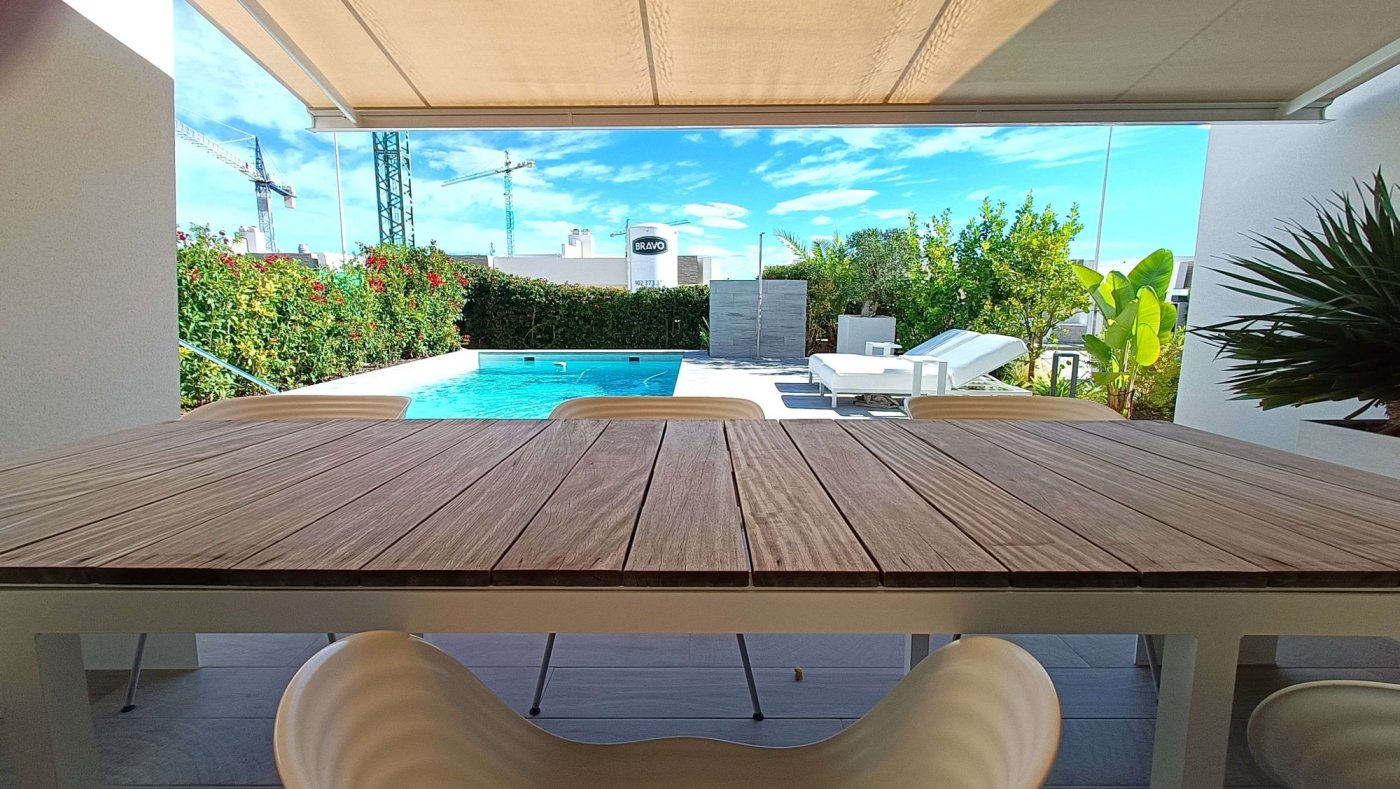 Resale - 2 Bedroom 2 Bathroom Villa in Algorfa - Inland  - Alicante