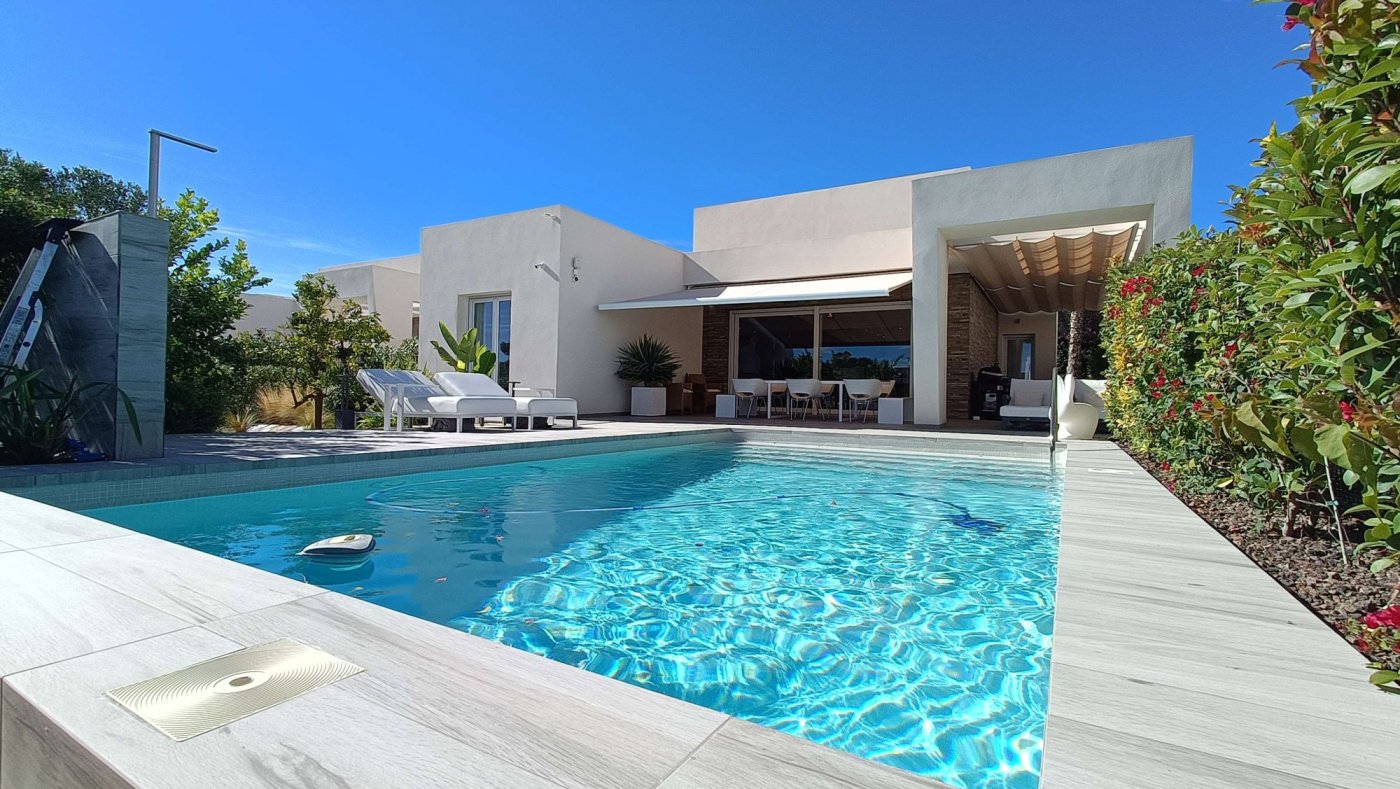 Resale - 2 Bedroom 2 Bathroom Villa in Algorfa - Inland  - Alicante