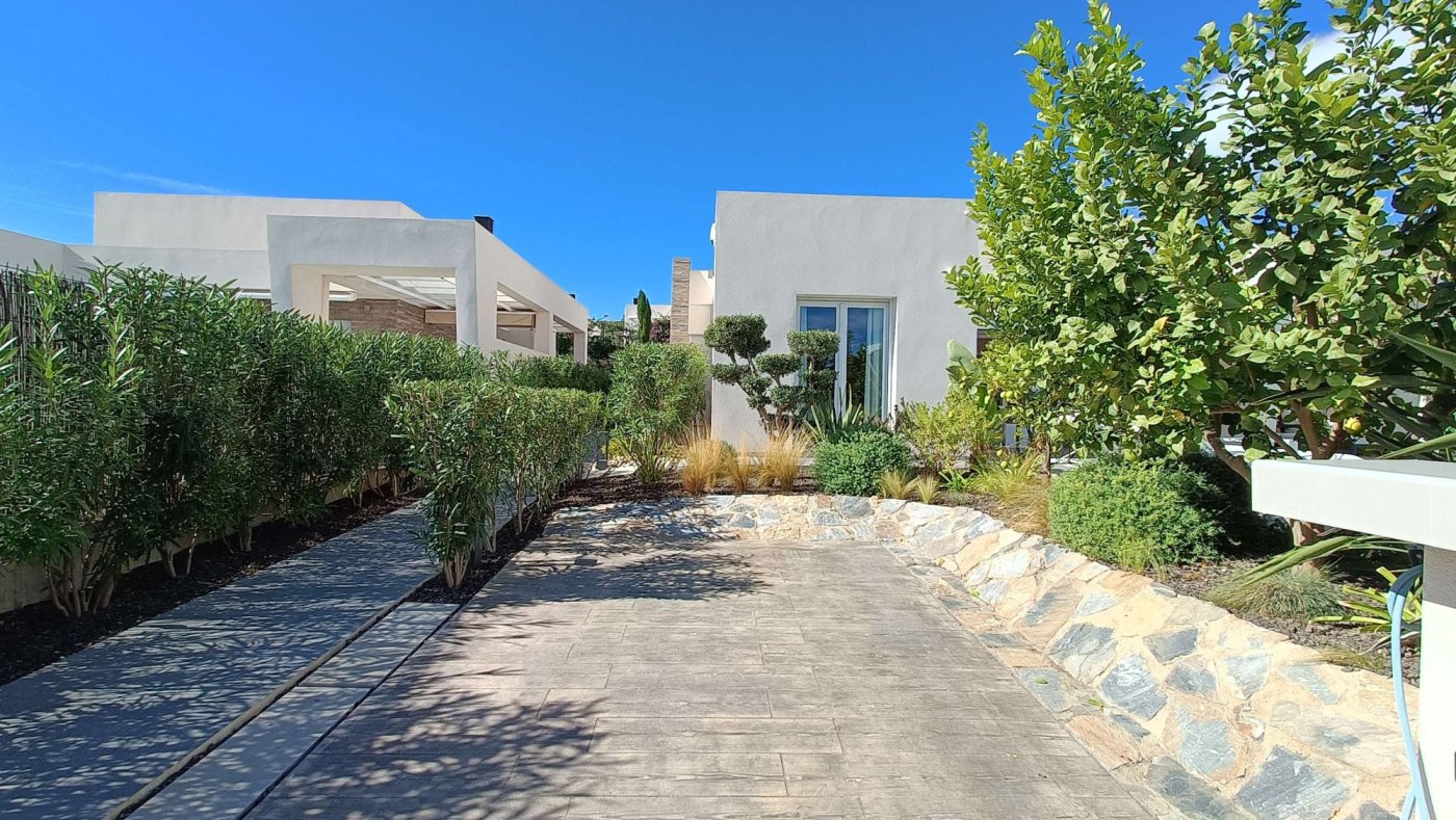 Resale - 2 Bedroom 2 Bathroom Villa in Algorfa - Inland  - Alicante