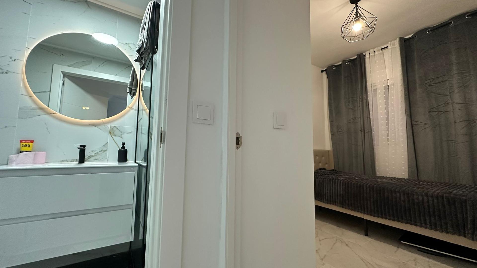 Resale - 2 Bedroom 1 Bathroom Apartment in Torrevieja - Torrevieja  - Alicante