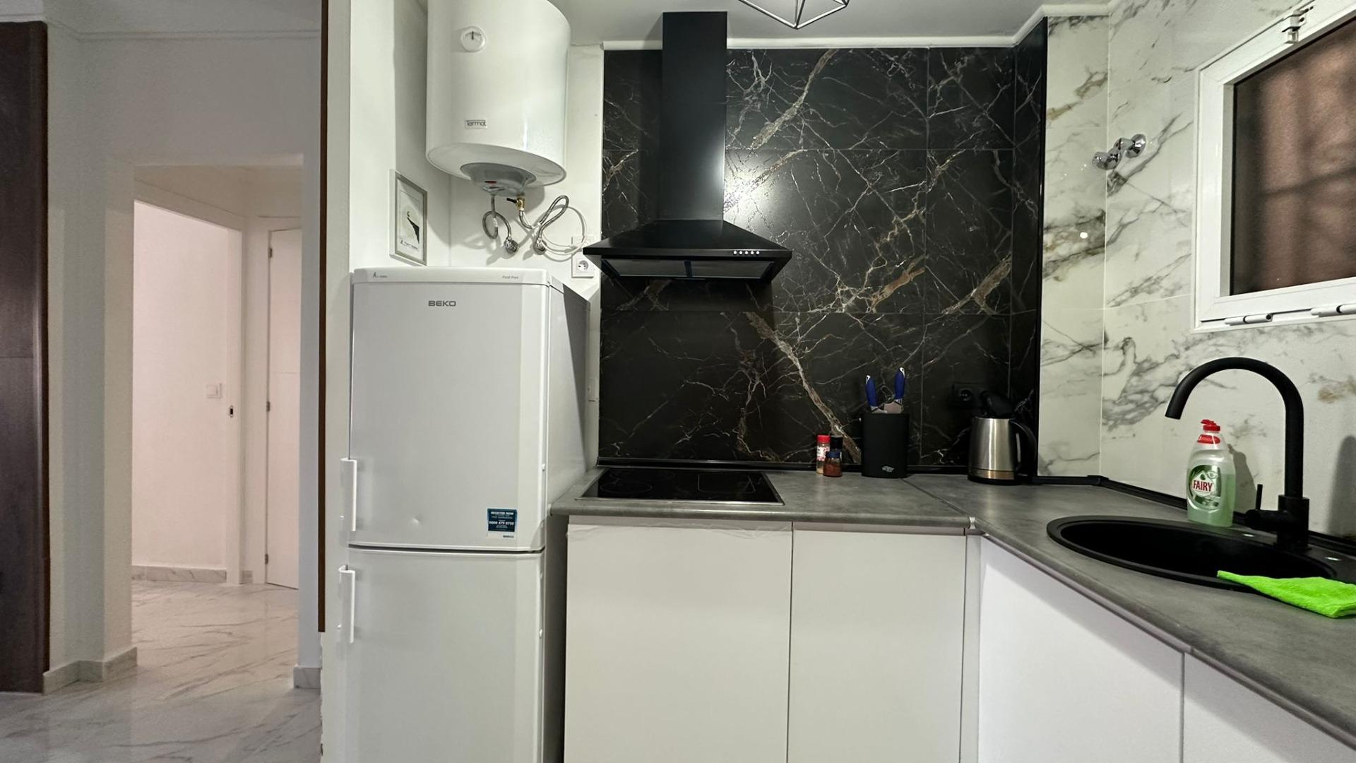 Resale - 2 Bedroom 1 Bathroom Apartment in Torrevieja - Torrevieja  - Alicante