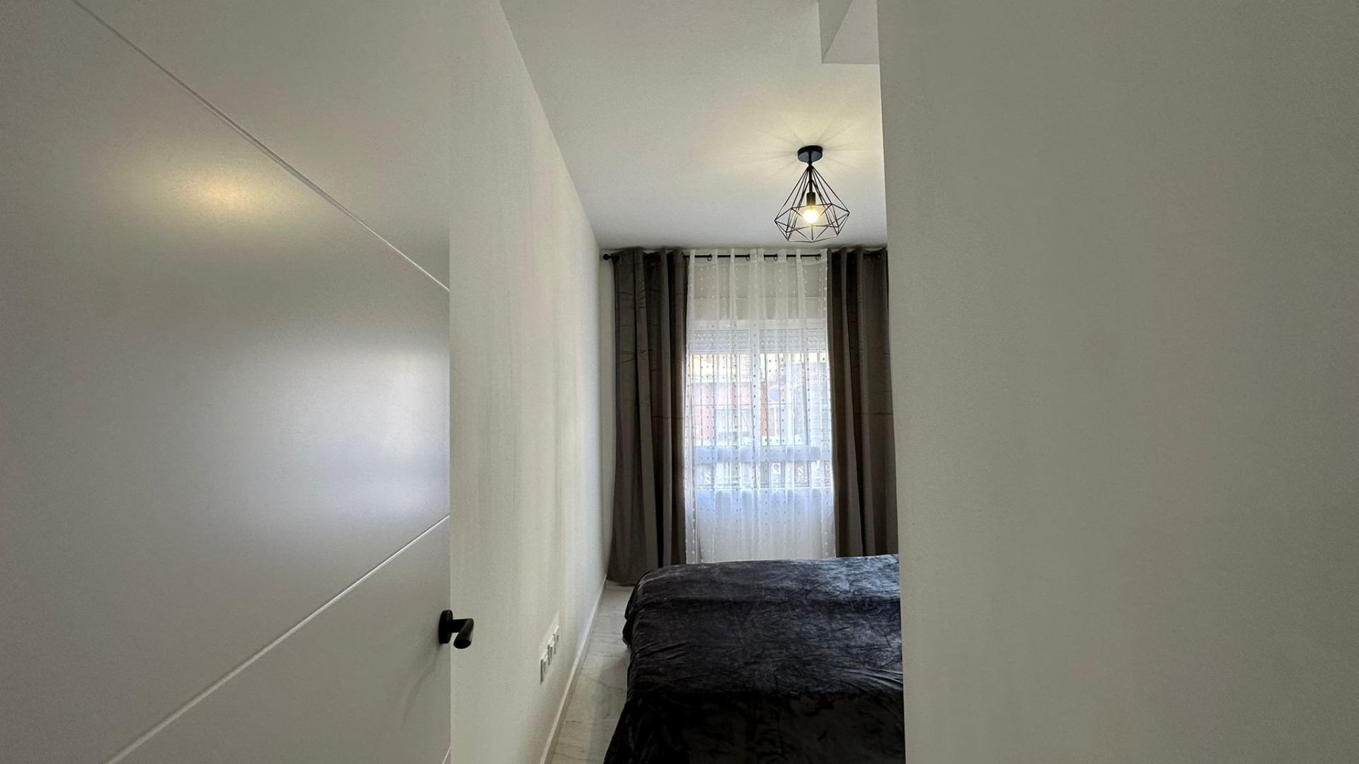 Resale - 2 Bedroom 1 Bathroom Apartment in Torrevieja - Torrevieja  - Alicante