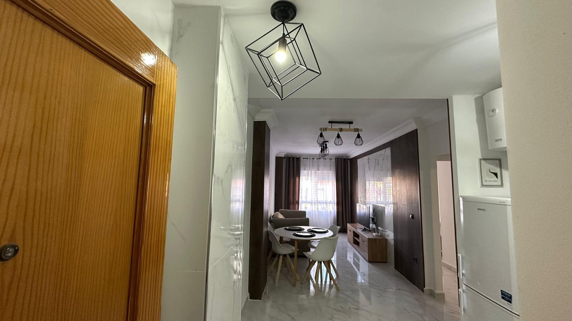 Resale - 2 Bedroom 1 Bathroom Apartment in Torrevieja - Torrevieja  - Alicante