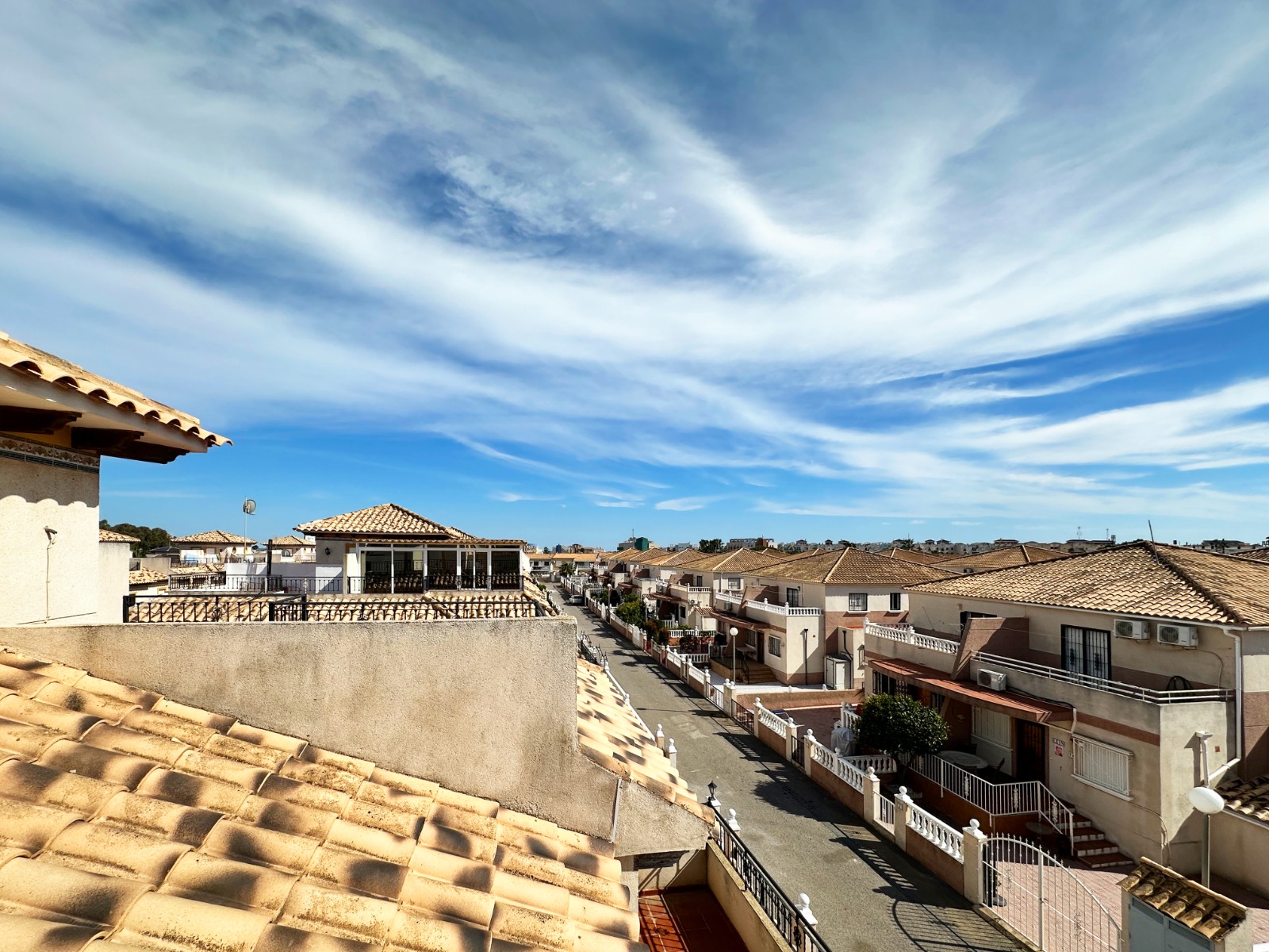 Resale - 2 Bedroom 2 Bathroom Town House in Orihuela Costa - Costa Blanca  - Alicante