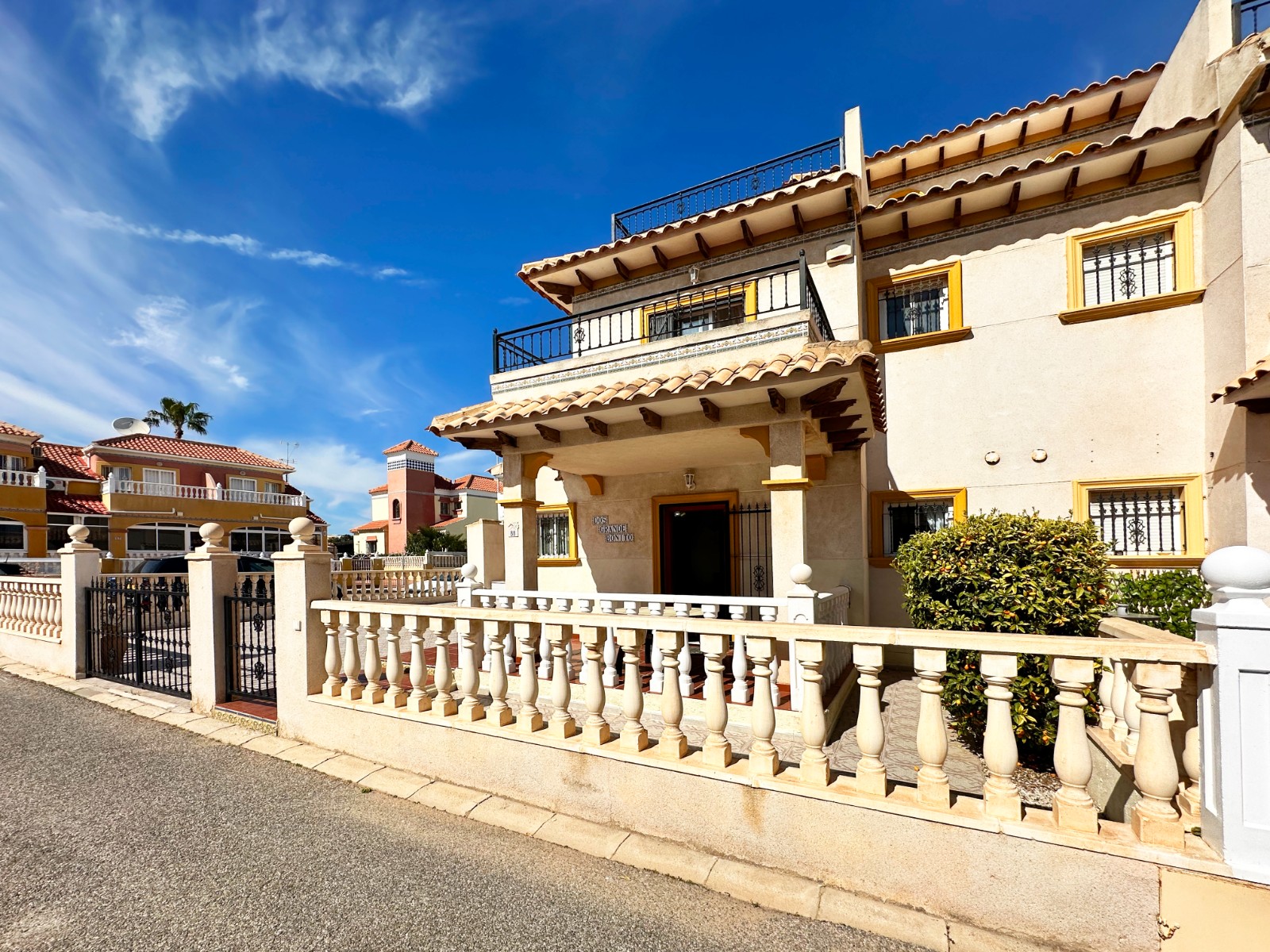 Resale - 2 Bedroom 2 Bathroom Town House in Orihuela Costa - Costa Blanca  - Alicante