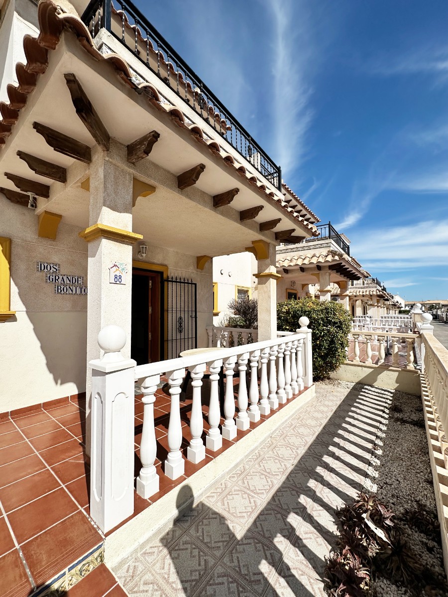 Resale - 2 Bedroom 2 Bathroom Town House in Orihuela Costa - Costa Blanca  - Alicante
