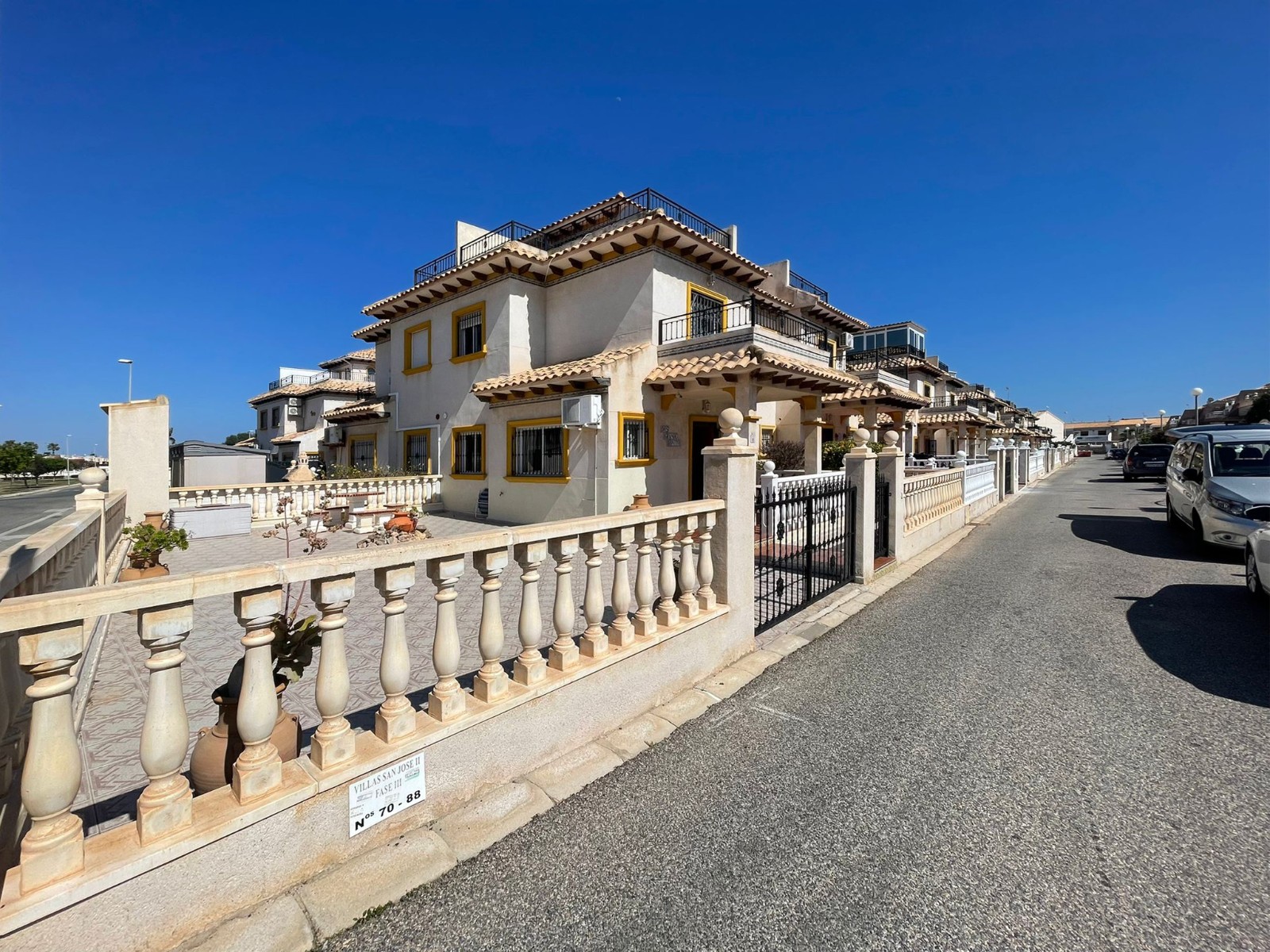 Resale - 2 Bedroom 2 Bathroom Town House in Orihuela Costa - Costa Blanca  - Alicante