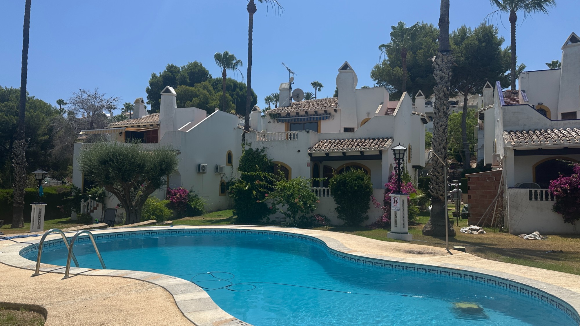Resale - 3 Bedroom 3 Bathroom Villa in Orihuela Costa - Costa Blanca  - Alicante