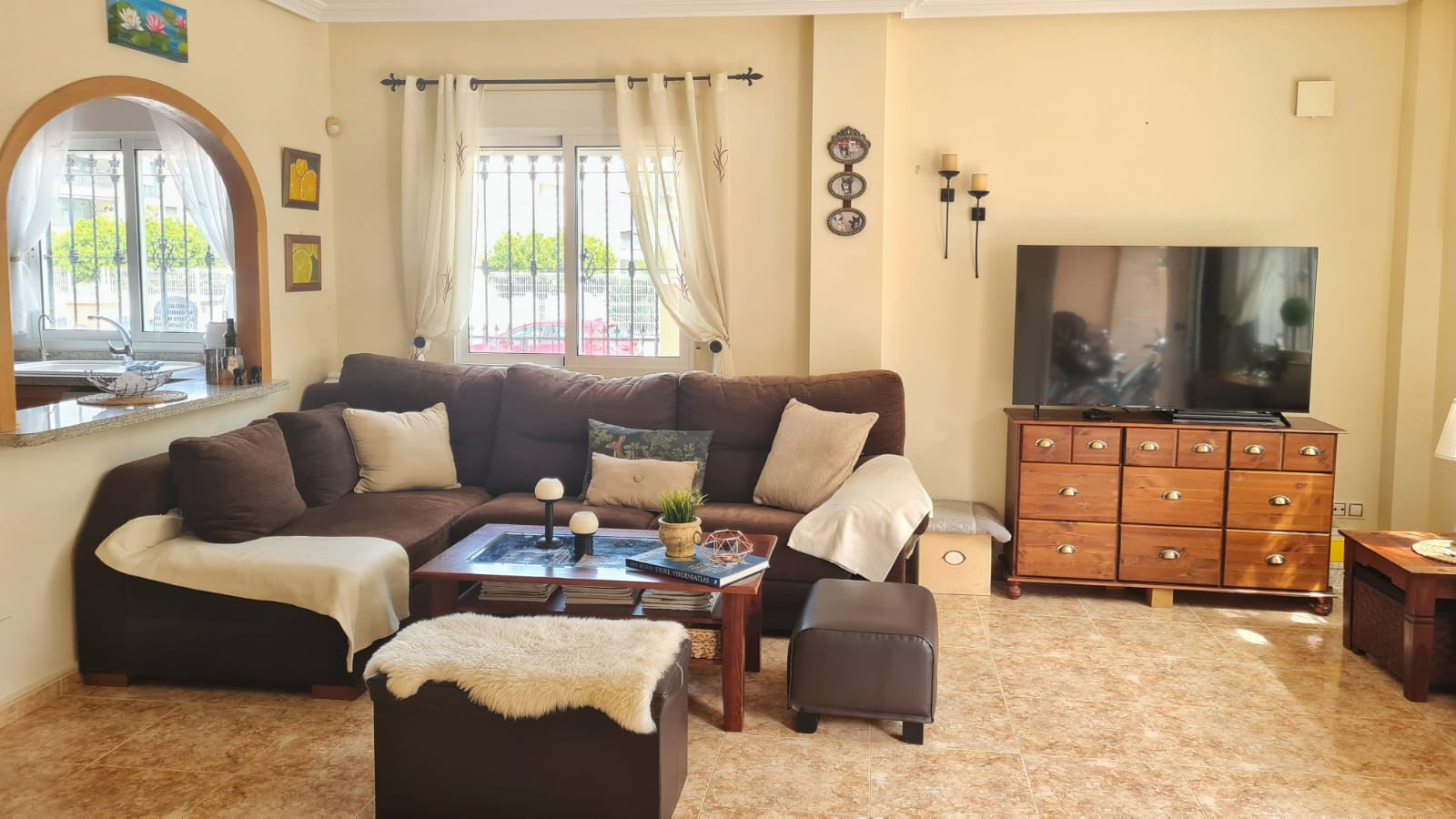 Resale - 3 Bedroom 2 Bathroom Villa in Villamartin - Costa Blanca  - Alicante
