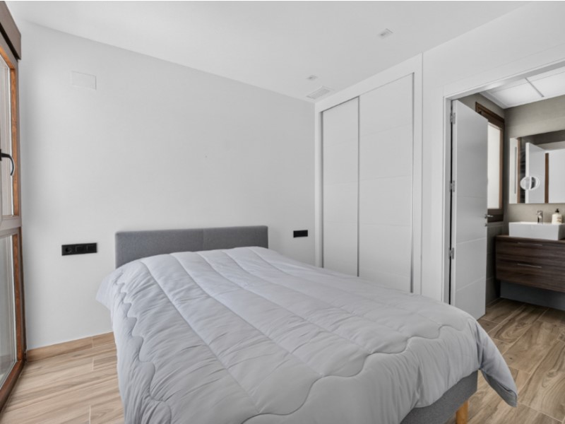 Resale - 3 Bedroom 3 Bathroom Villa in Torrevieja - Costa Blanca  - Alicante