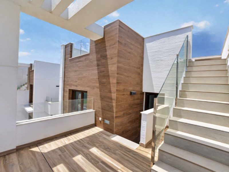 Resale - 3 Bedroom 3 Bathroom Villa in Torrevieja - Costa Blanca  - Alicante