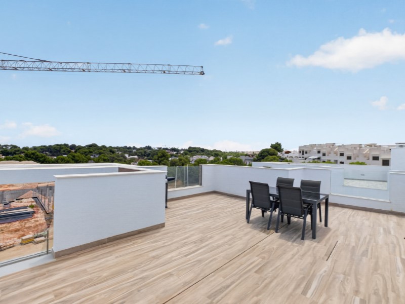 Resale - 3 Bedroom 3 Bathroom Villa in Torrevieja - Costa Blanca  - Alicante