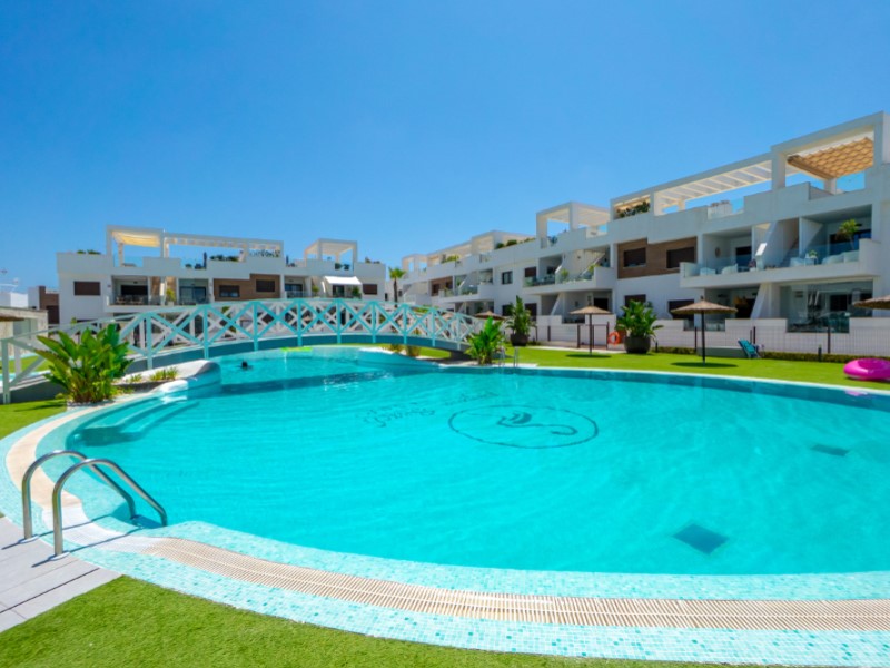 Resale - 3 Bedroom 3 Bathroom Villa in Torrevieja - Costa Blanca  - Alicante